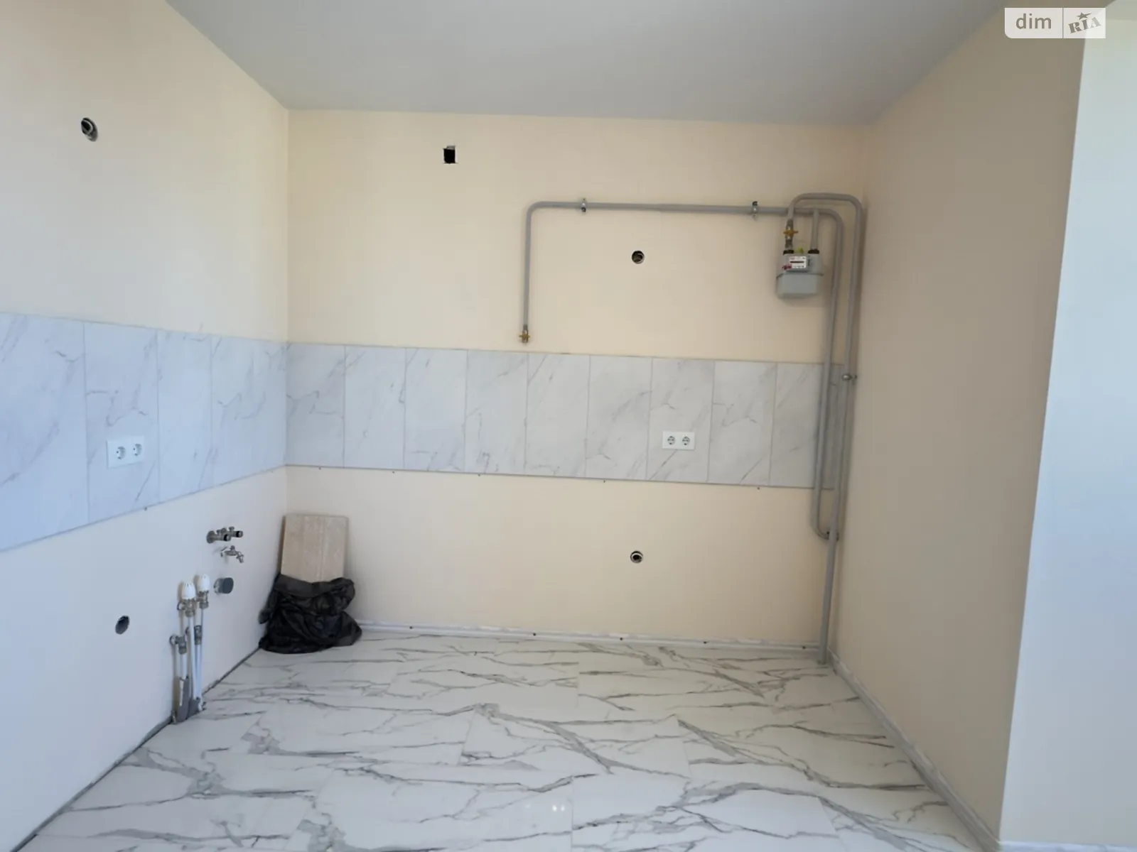 Продается 1-комнатная квартира 42.5 кв. м в Ивано-Франковске, ул. Пасечная, 15 - фото 1