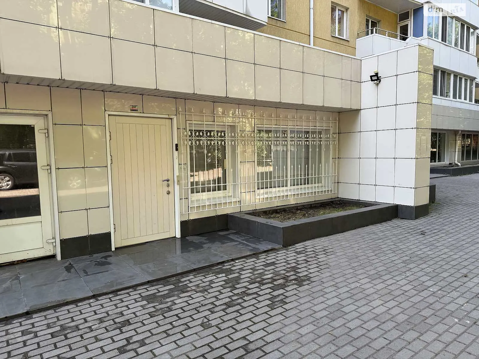 Сдается в аренду офис 70 кв. м в бизнес-центре, цена: 15000 грн - фото 1
