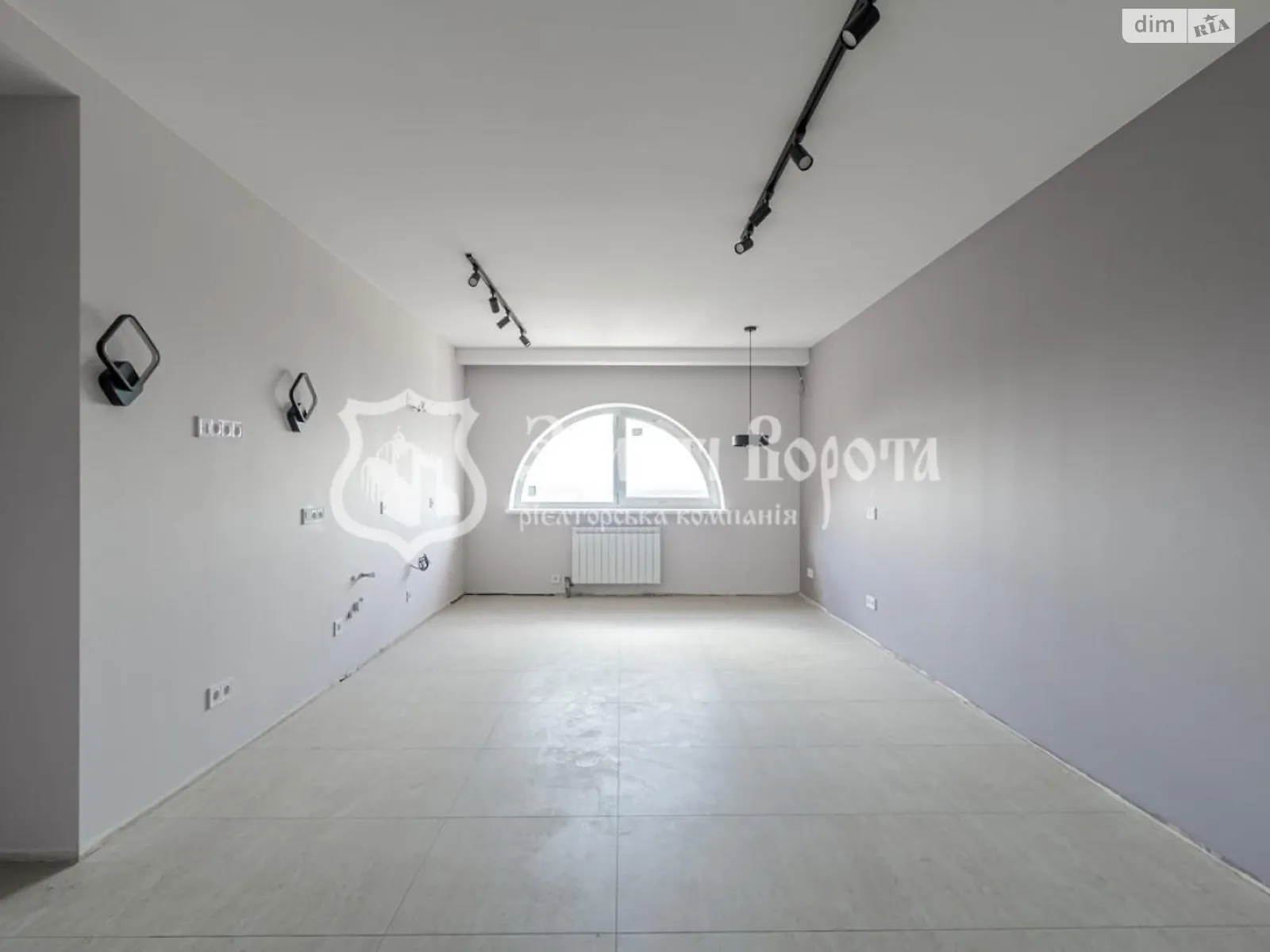 Продается 1-комнатная квартира 53.4 кв. м в Киеве, ул. Осенняя, 33 - фото 1