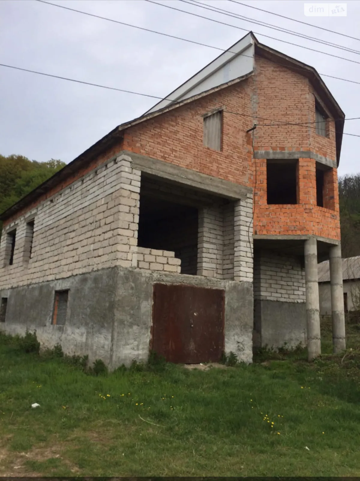 Продается дом на 2 этажа 250 кв. м с мансардой, цена: 35000 $ - фото 1