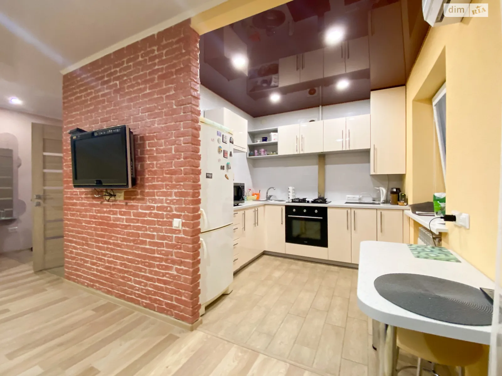 Продается 1-комнатная квартира 30.6 кв. м в Днепре, ул. Рабочая, 85 - фото 1