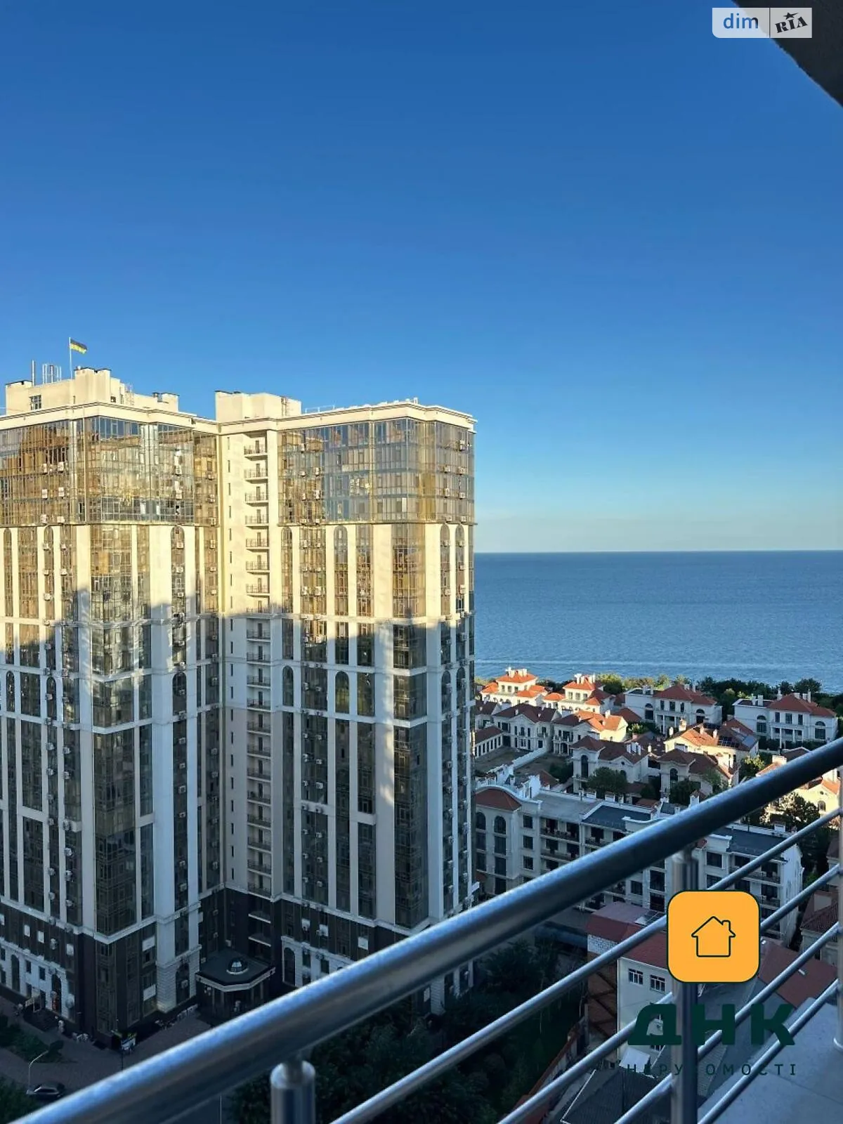 Продается 1-комнатная квартира 45 кв. м в Одессе, пер. Курортный, 2 - фото 1