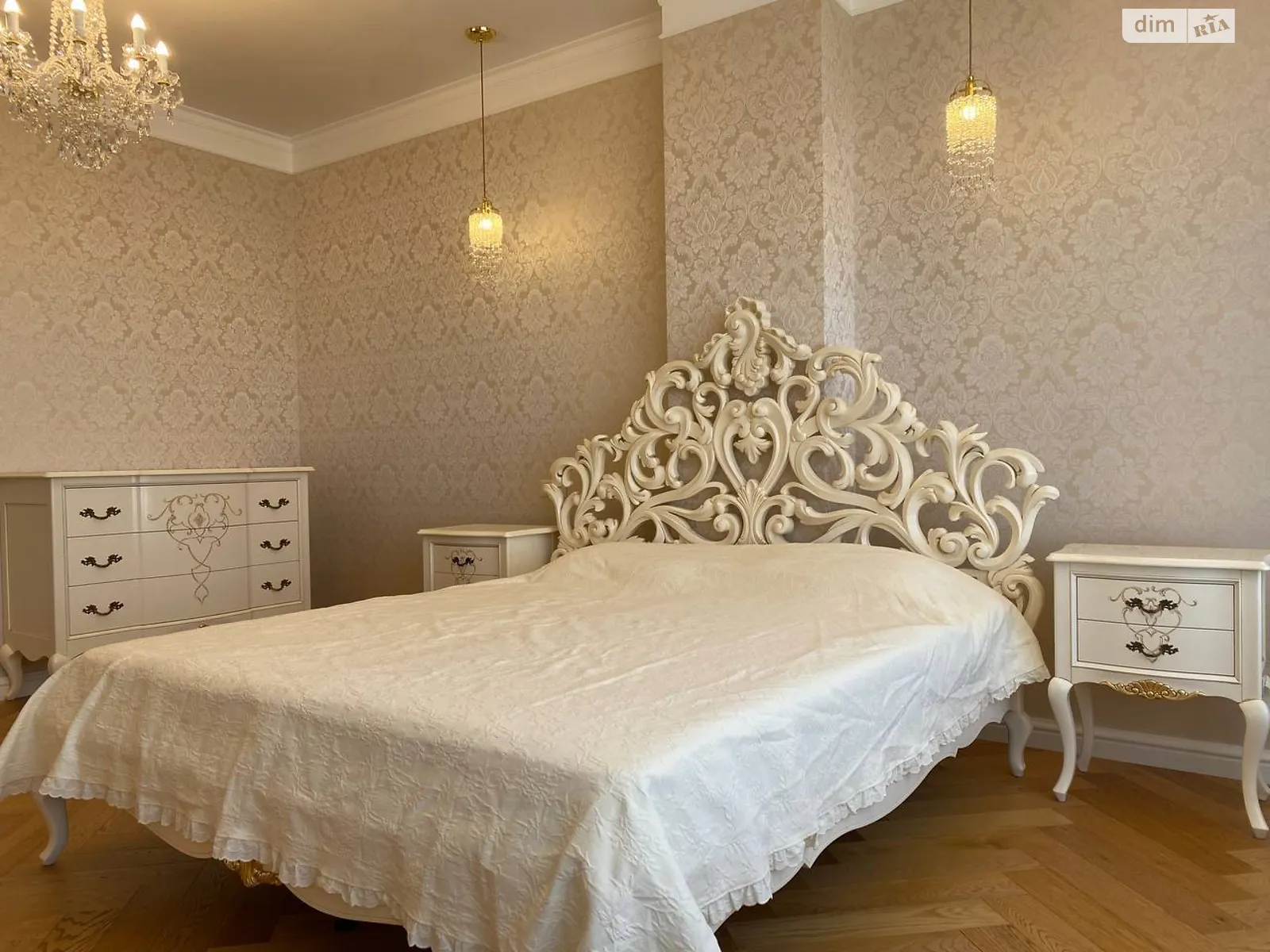 Продается 3-комнатная квартира 118 кв. м в Одессе, бул. Французский, 22 корпус 4 - фото 1