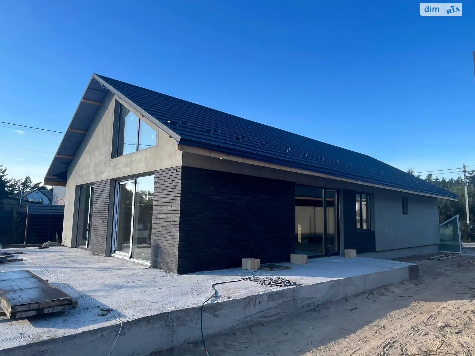 Продается одноэтажный дом 115 кв. м с гаражом, цена: 95000 $ - фото 1