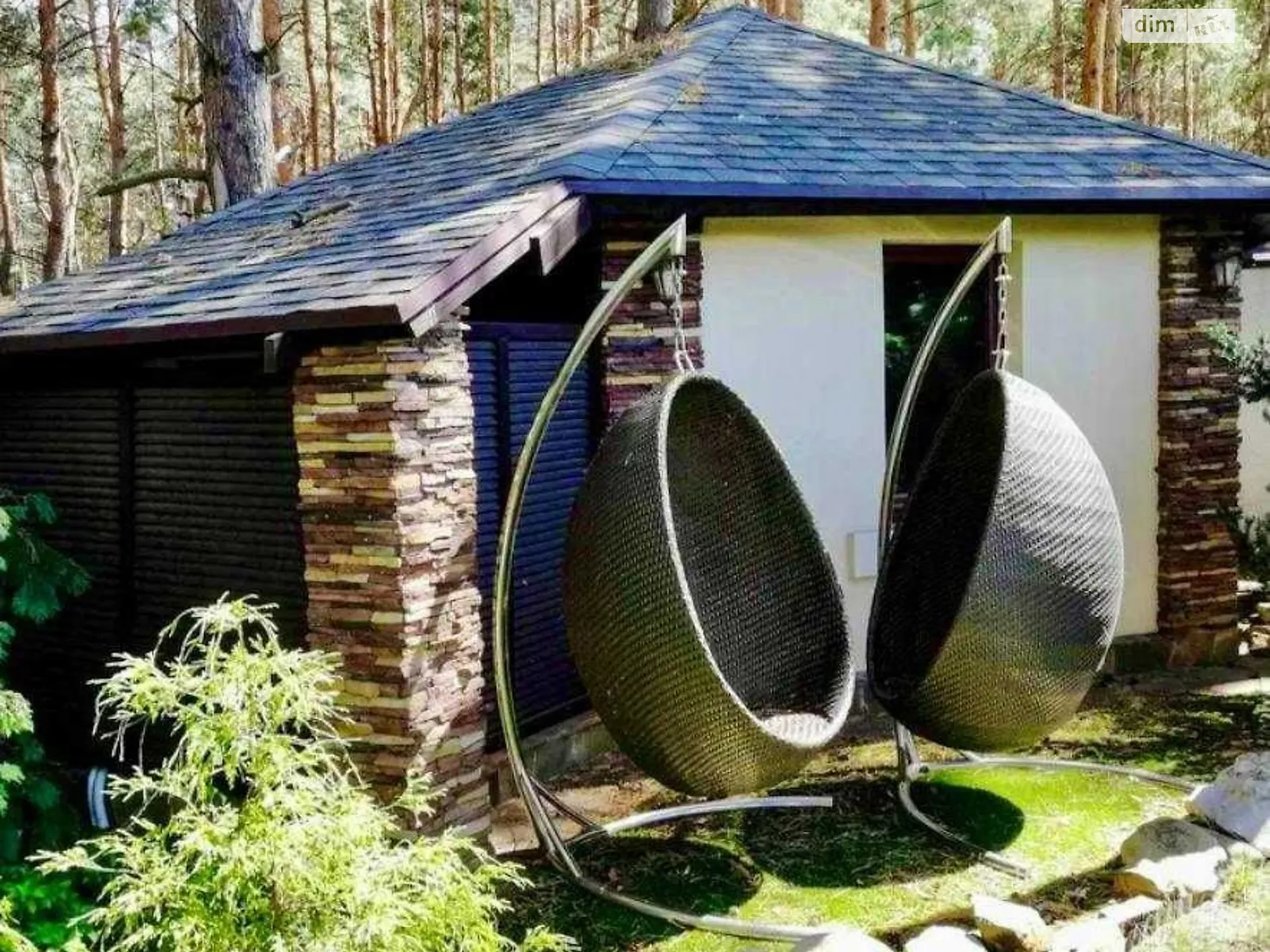 Сдается в аренду дом на 3 этажа 420 кв. м с мансардой, цена: 2700 $ - фото 1