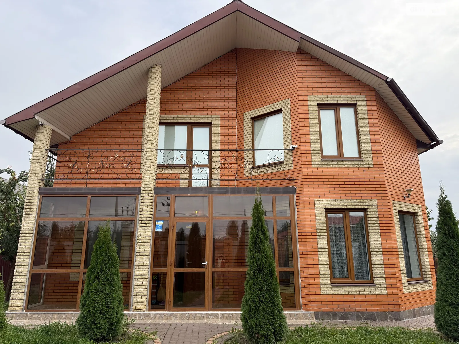 Продается дом на 2 этажа 120 кв. м с садом, цена: 165000 $ - фото 1