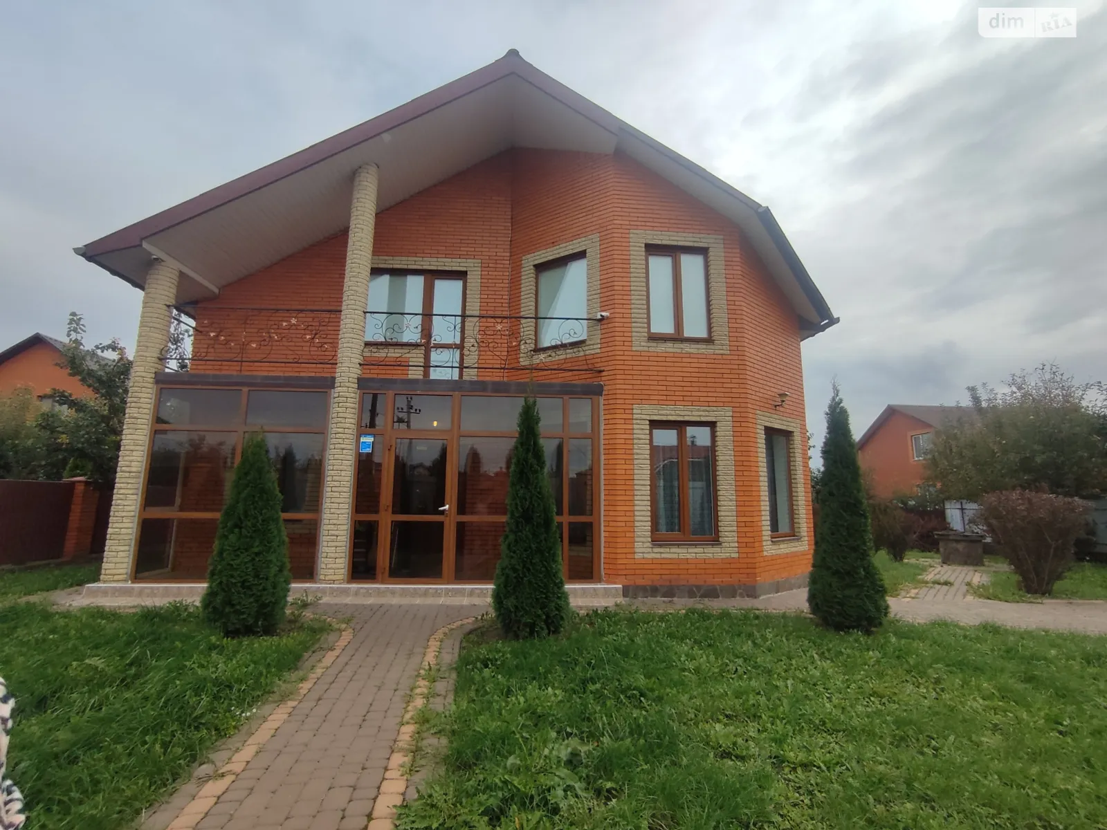 Продается дом на 2 этажа 125 кв. м с гаражом, цена: 165000 $ - фото 1