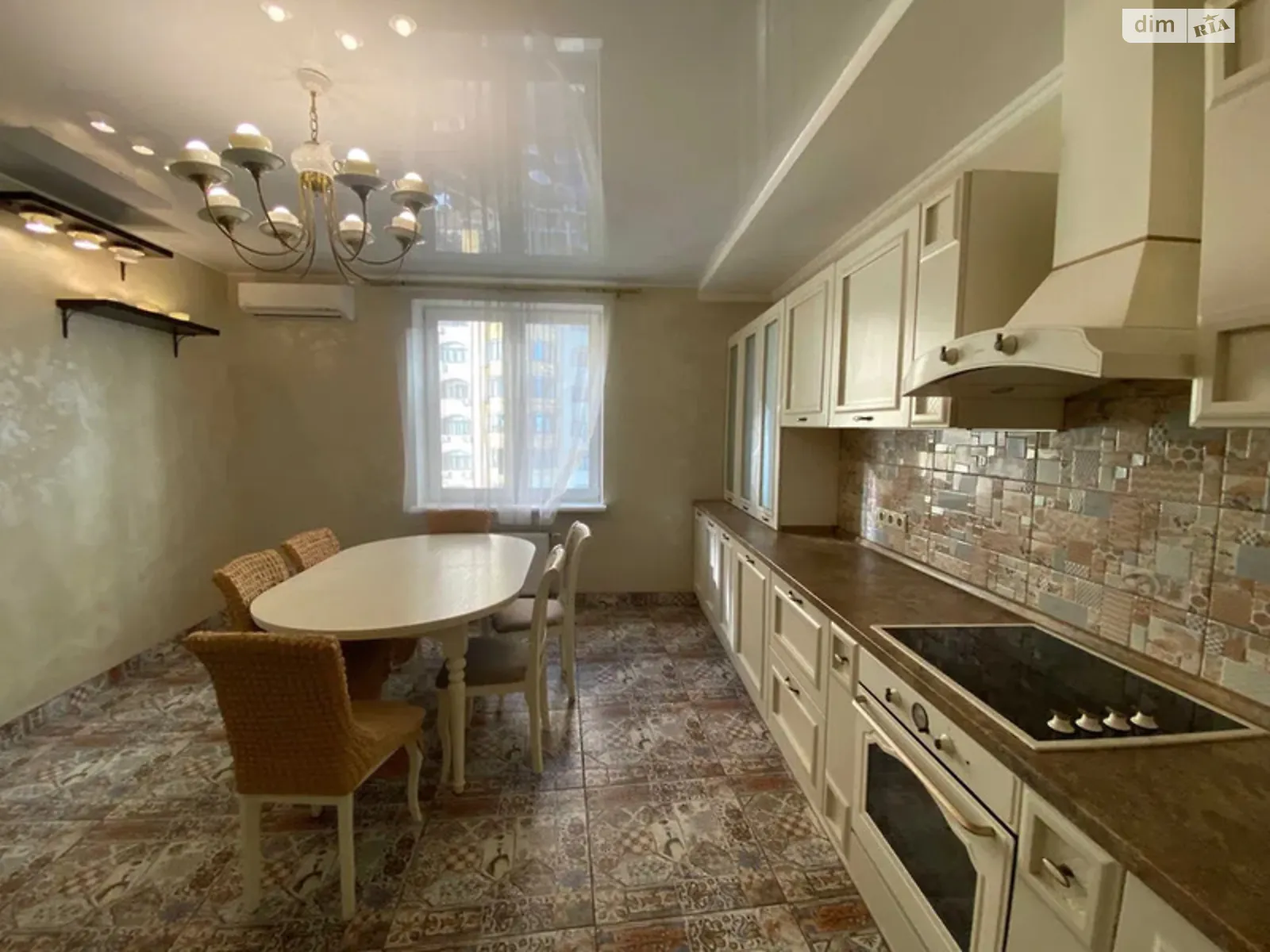 Продається 3-кімнатна квартира 121 кв. м у Києві, вул. Золотоустівська, 55 - фото 1