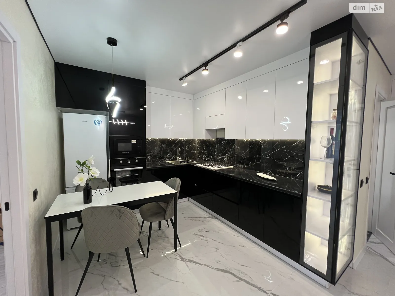 2-кімнатна квартира 58 кв. м у Тернополі, вул. Київська, 9Д - фото 1