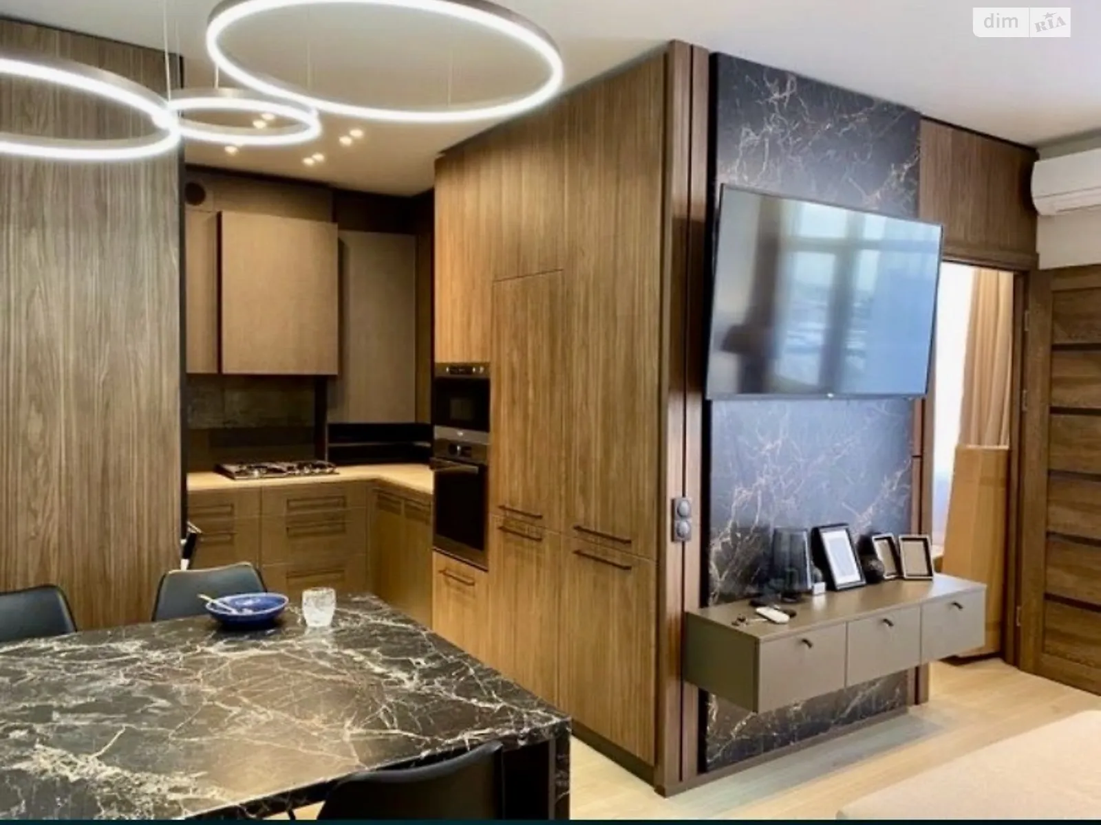 Продается 1-комнатная квартира 46.9 кв. м в Киеве, ул. Юношеская, 1 - фото 1