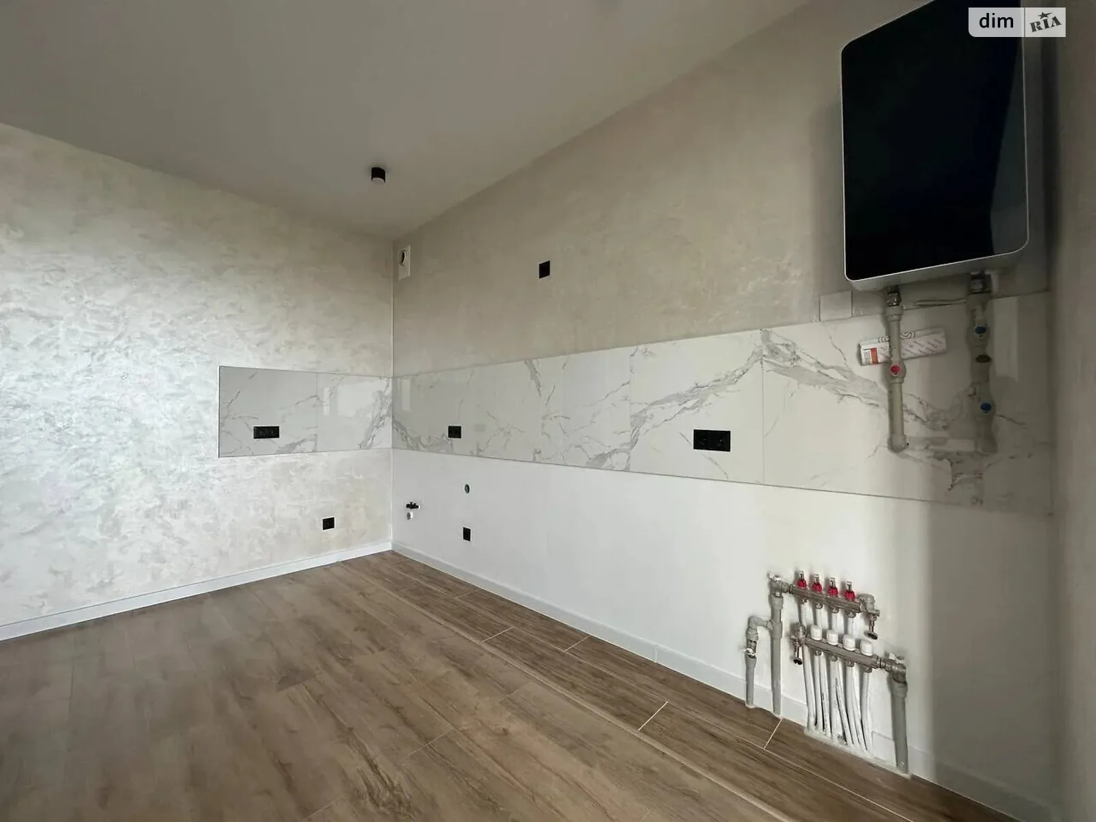 Продается 1-комнатная квартира 42 кв. м в Ивано-Франковске, ул. Волошина Августина, 2Б - фото 1