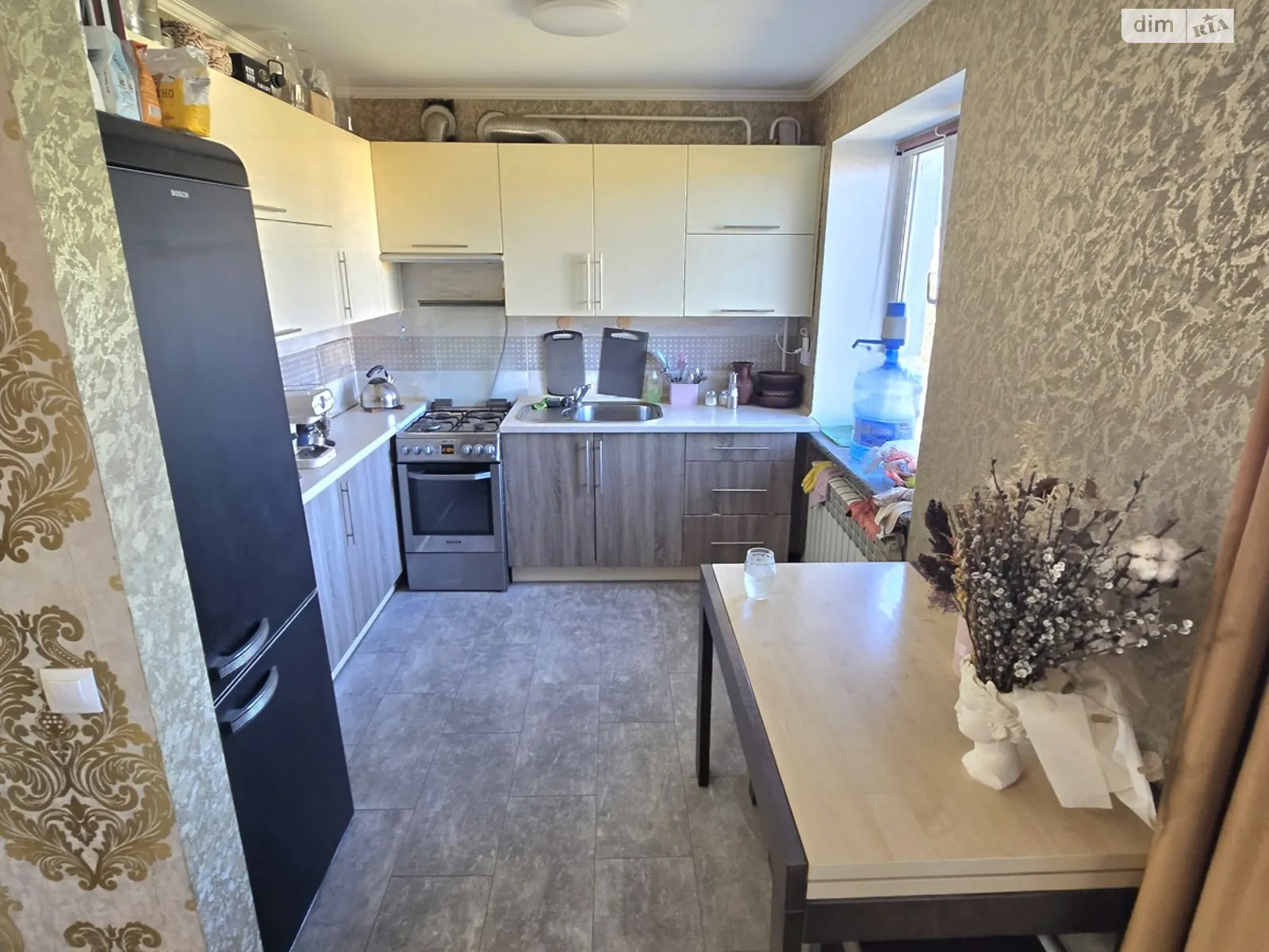 Продается 1-комнатная квартира 50 кв. м в Ровно, ул. Степана Бандеры - фото 1