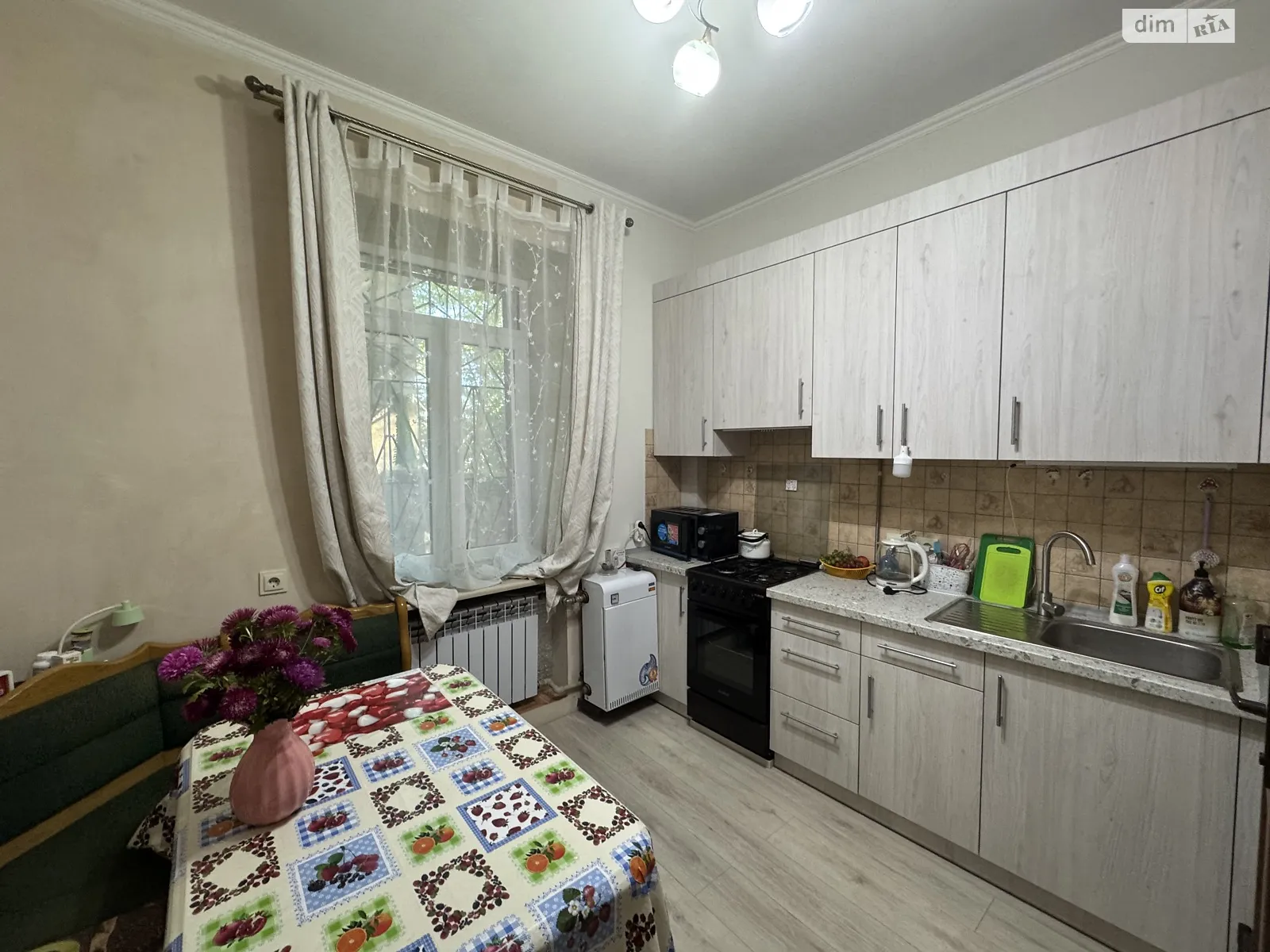 Продается 1-комнатная квартира 35 кв. м в Одессе, ул. Приморская, 35 - фото 1