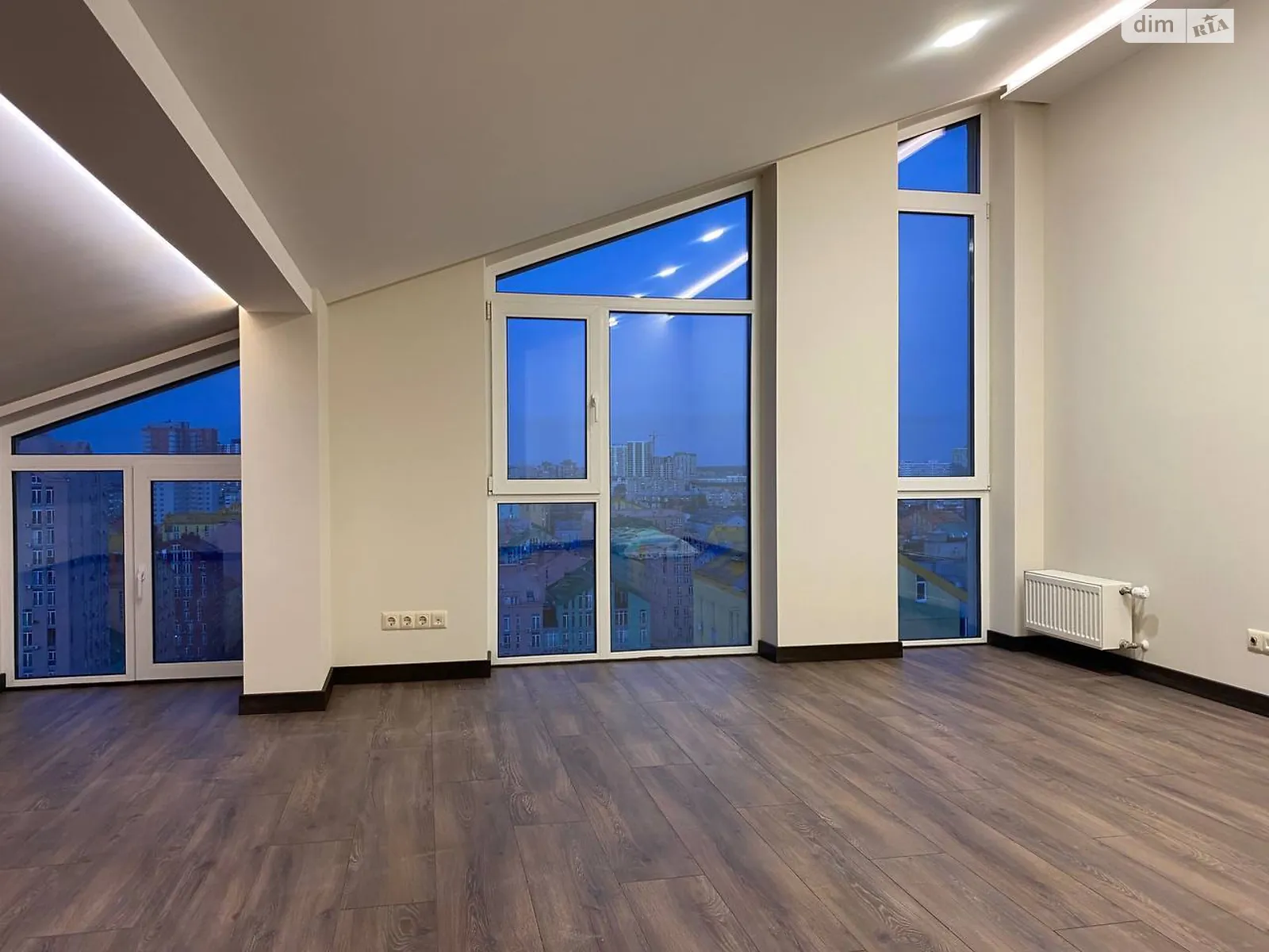 Продается 2-комнатная квартира 74 кв. м в Киеве, просп. Соборности, 17 корпус 2 - фото 1