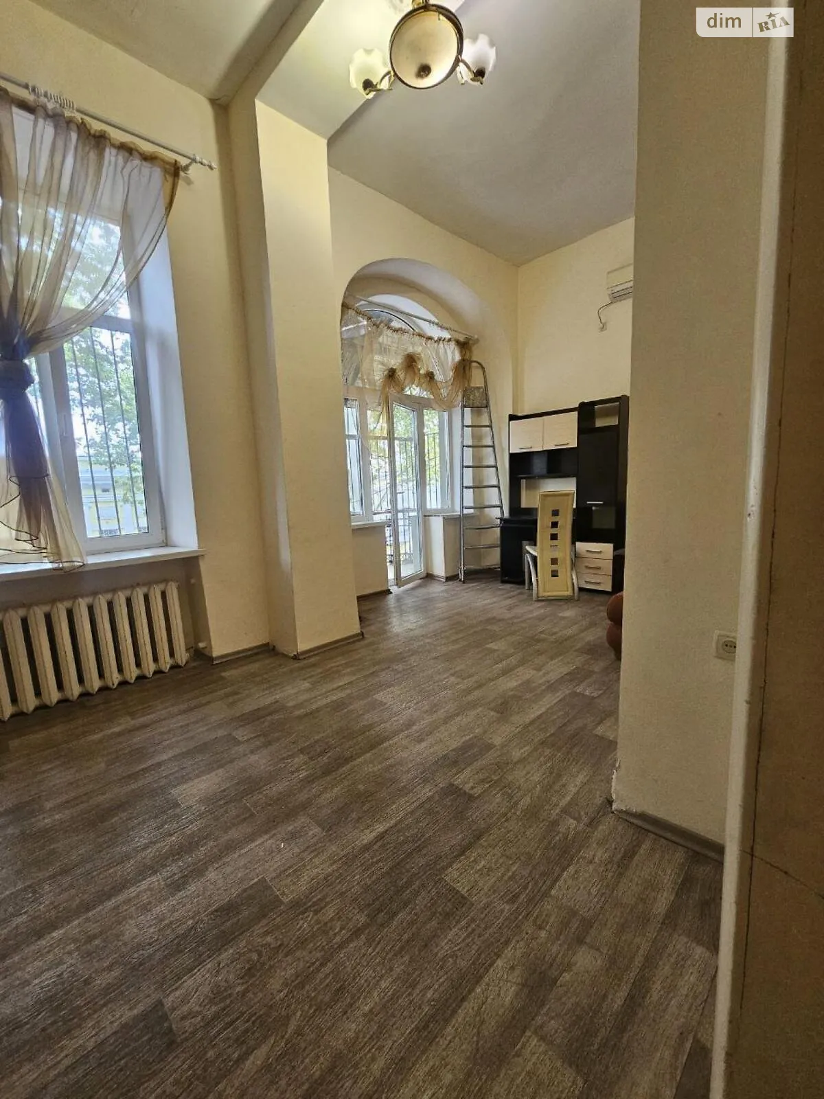 Продается 4-комнатная квартира 121.2 кв. м в Одессе, ул. Италийская(Пушкинская), 28 - фото 1
