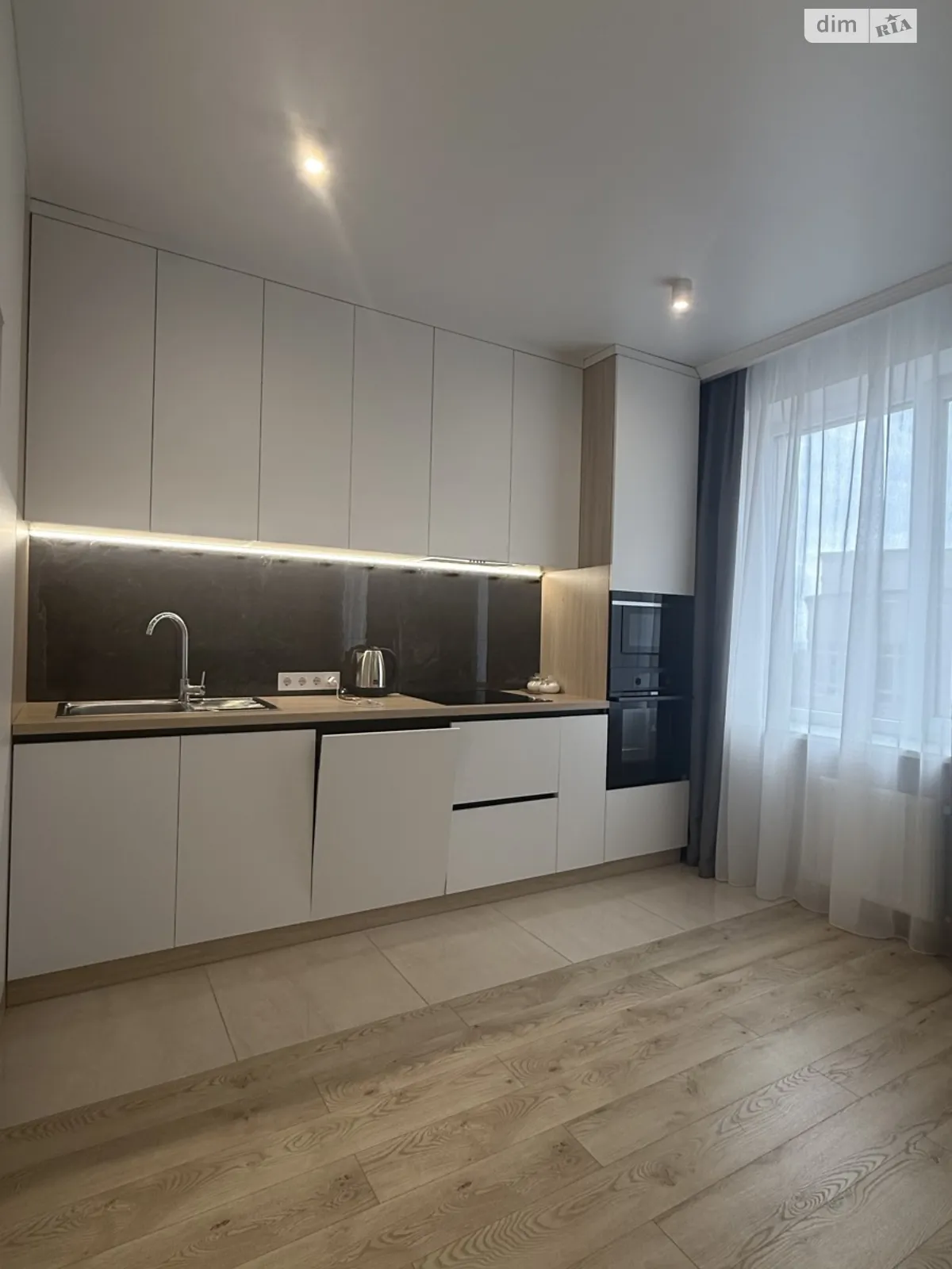 Здається в оренду 1-кімнатна квартира 40 кв. м у Одесі, вул. Валерія Самофалова, 16А/5 - фото 1