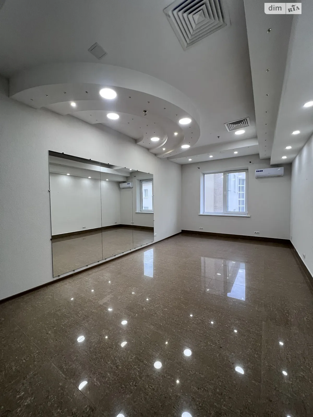 Сдается в аренду офис 30 кв. м в бизнес-центре, цена: 13500 грн - фото 1