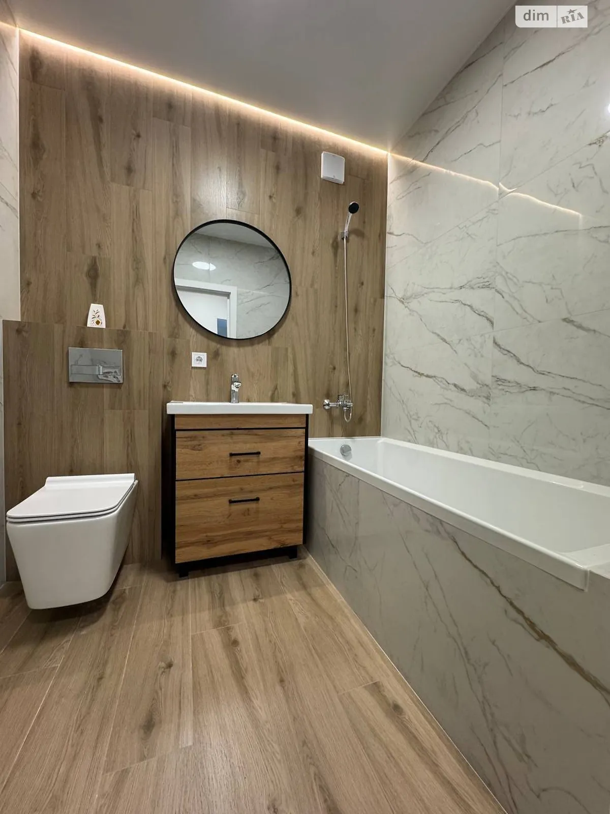 Продается 1-комнатная квартира 42.5 кв. м в Ровно, ул. Студенческая, 24 - фото 1