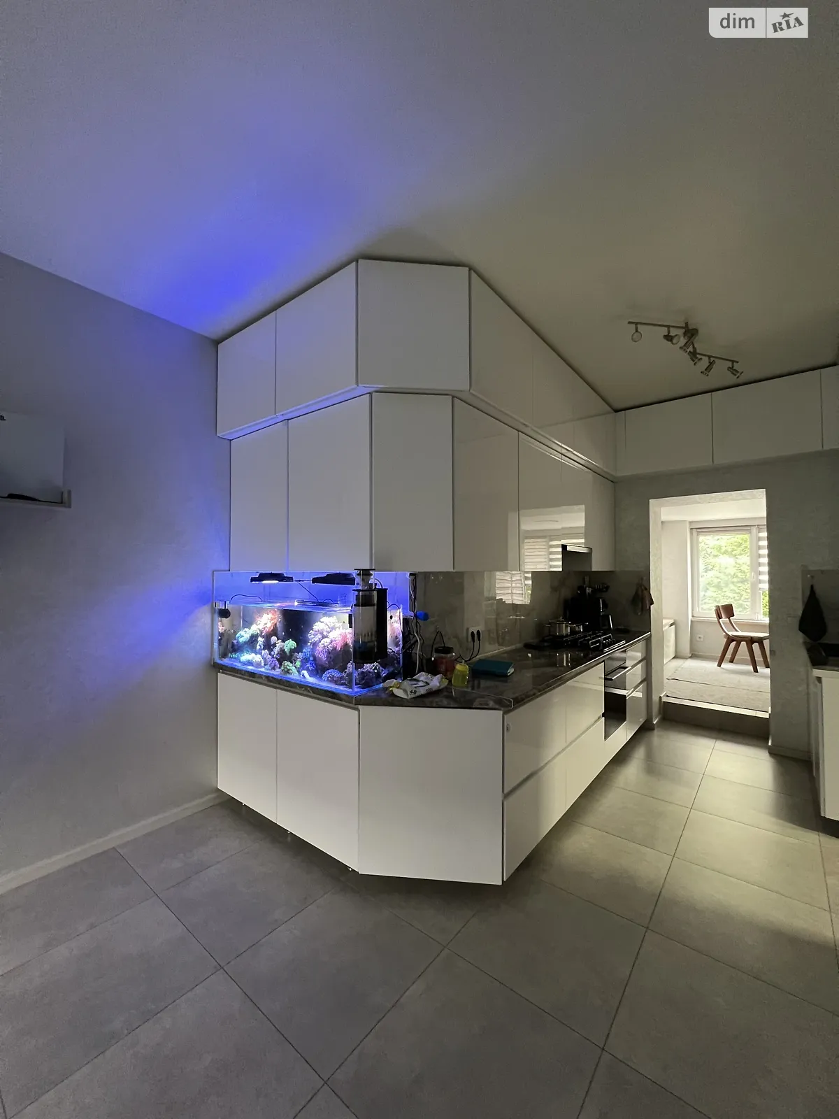 Сдается в аренду дом на 2 этажа 175 кв. м с беседкой, цена: 1700 $ - фото 1