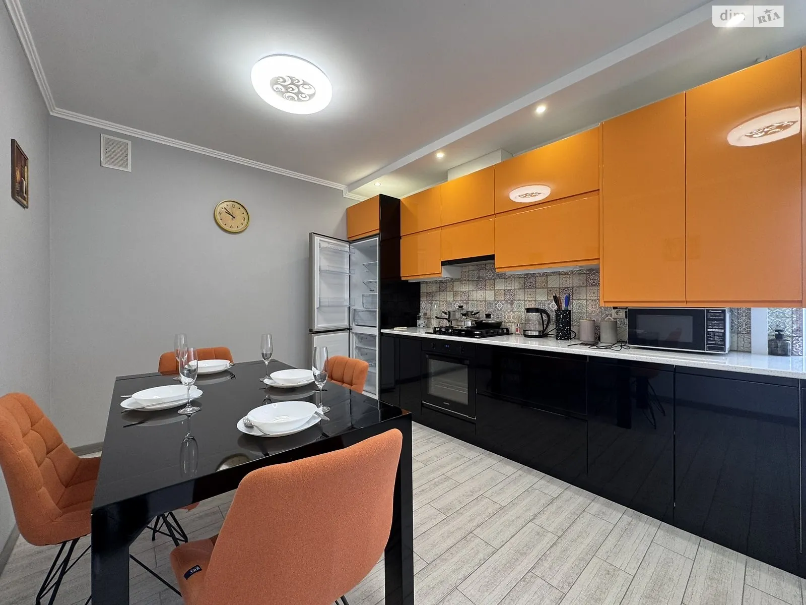 Сдается в аренду 2-комнатная квартира 70.6 кв. м в, цена: 750 $ - фото 1