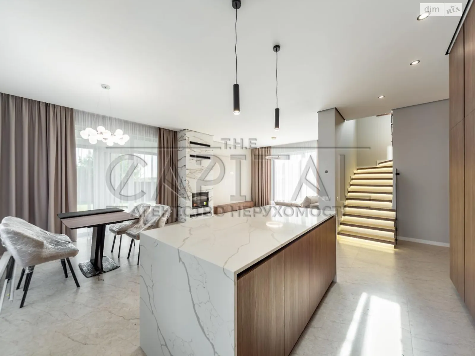 Продается дом на 2 этажа 195 кв. м с мансардой, цена: 370000 $ - фото 1