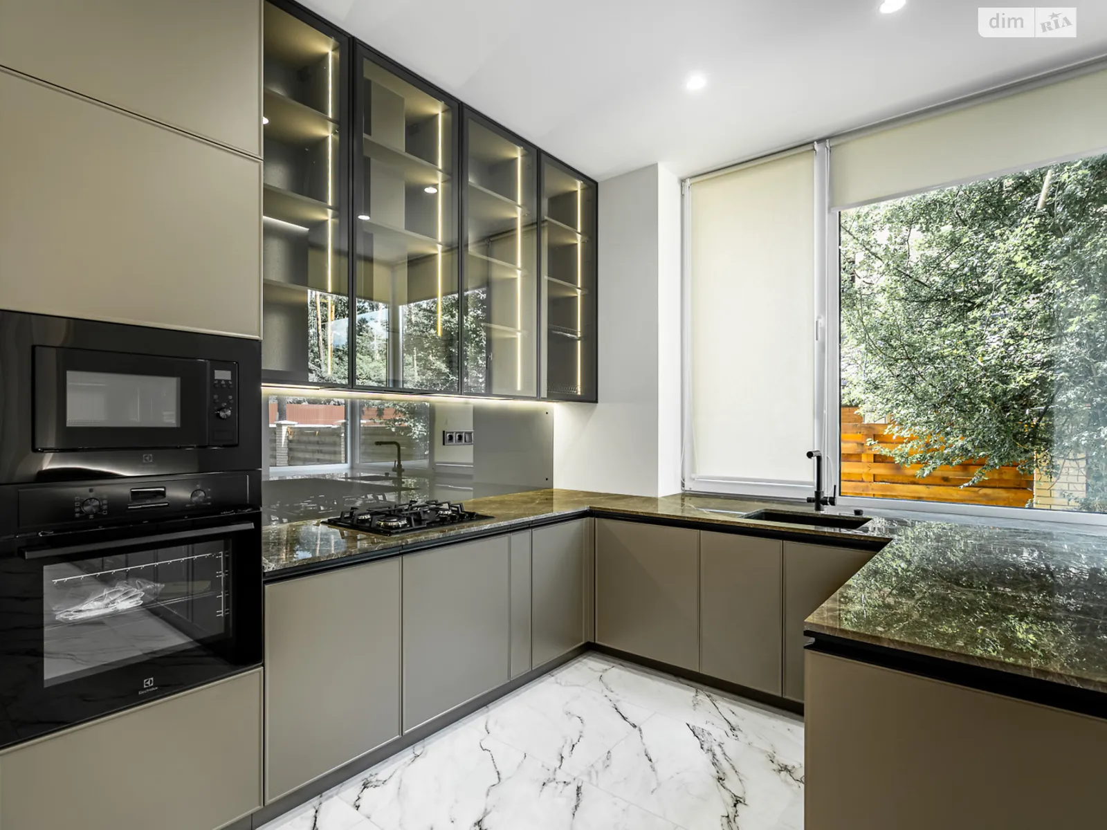 Продается дом на 2 этажа 208.4 кв. м с мансардой, цена: 580000 $ - фото 1