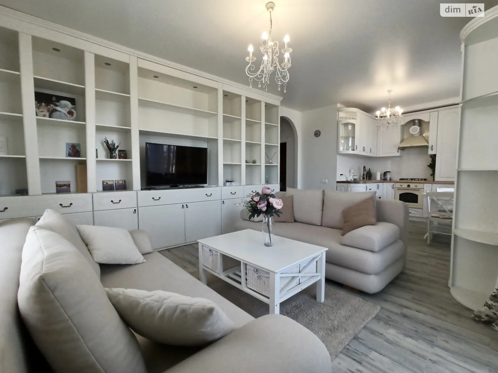 Продается 1-комнатная квартира 55.5 кв. м в Киеве, ул. Дмитрия Луценко(Крейсера "Аврора"), 10А - фото 1