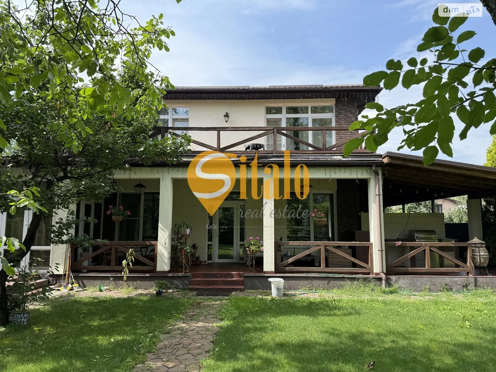 Продается дом на 2 этажа 250 кв. м с мебелью, цена: 2200 $ - фото 1