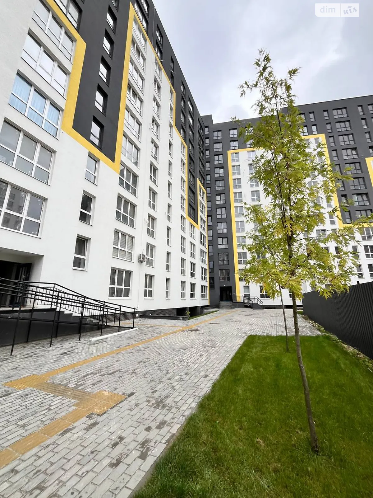 Продается 2-комнатная квартира 80 кв. м в Львове, ул. Железнодорожная, 9Л - фото 1