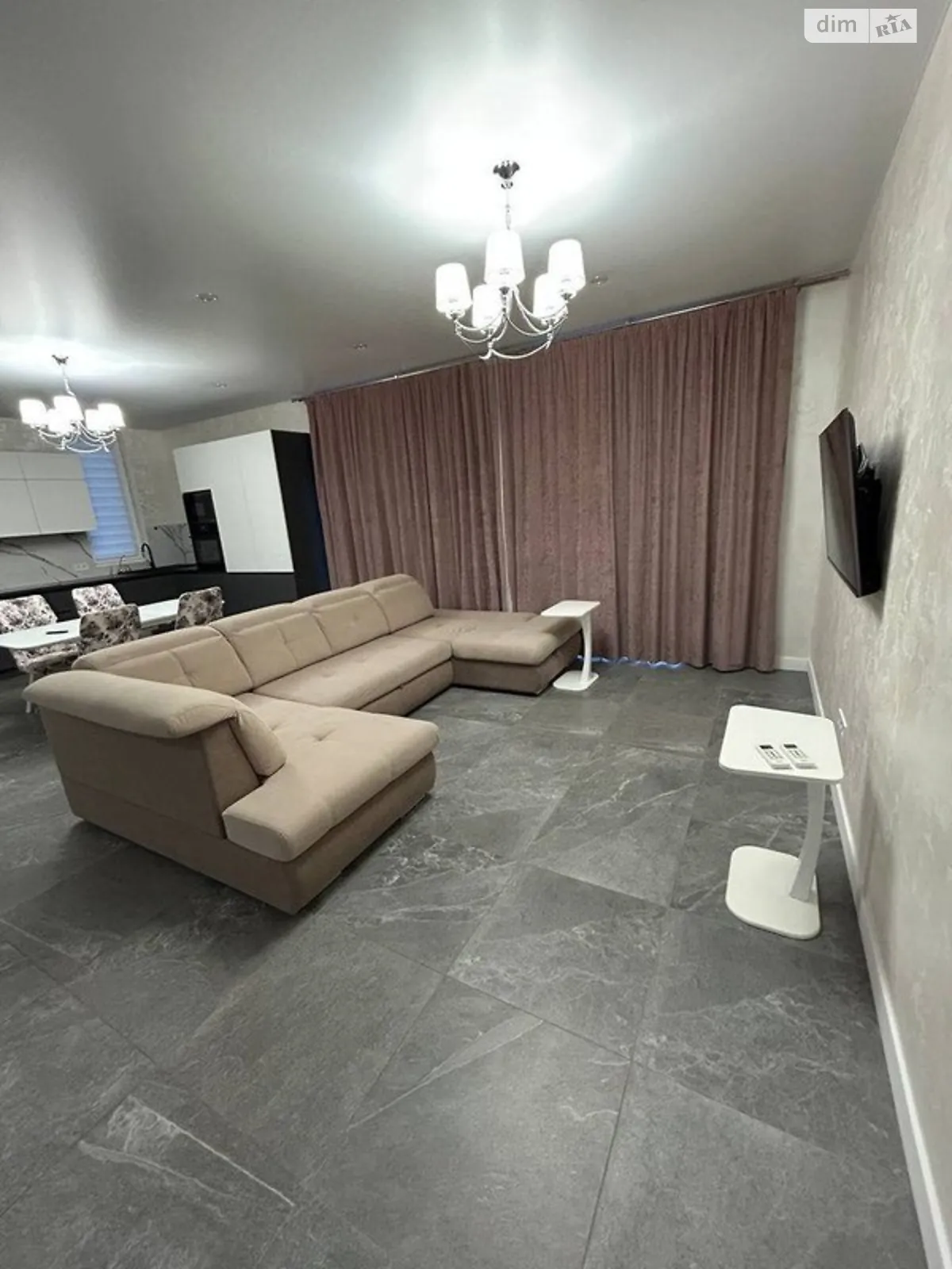 Сдается в аренду дом на 2 этажа 200 кв. м с беседкой, цена: 1500 $ - фото 1