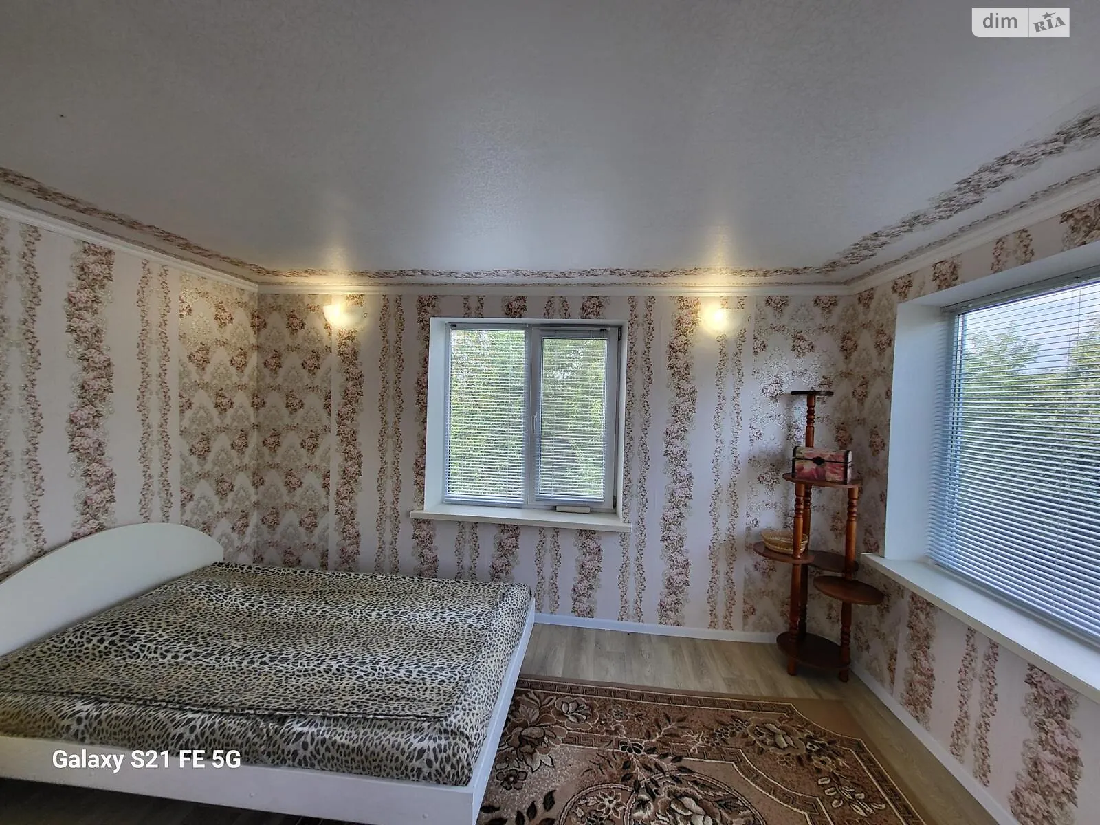 Продается дом на 3 этажа 150 кв. м с гаражом, цена: 30000 $ - фото 1