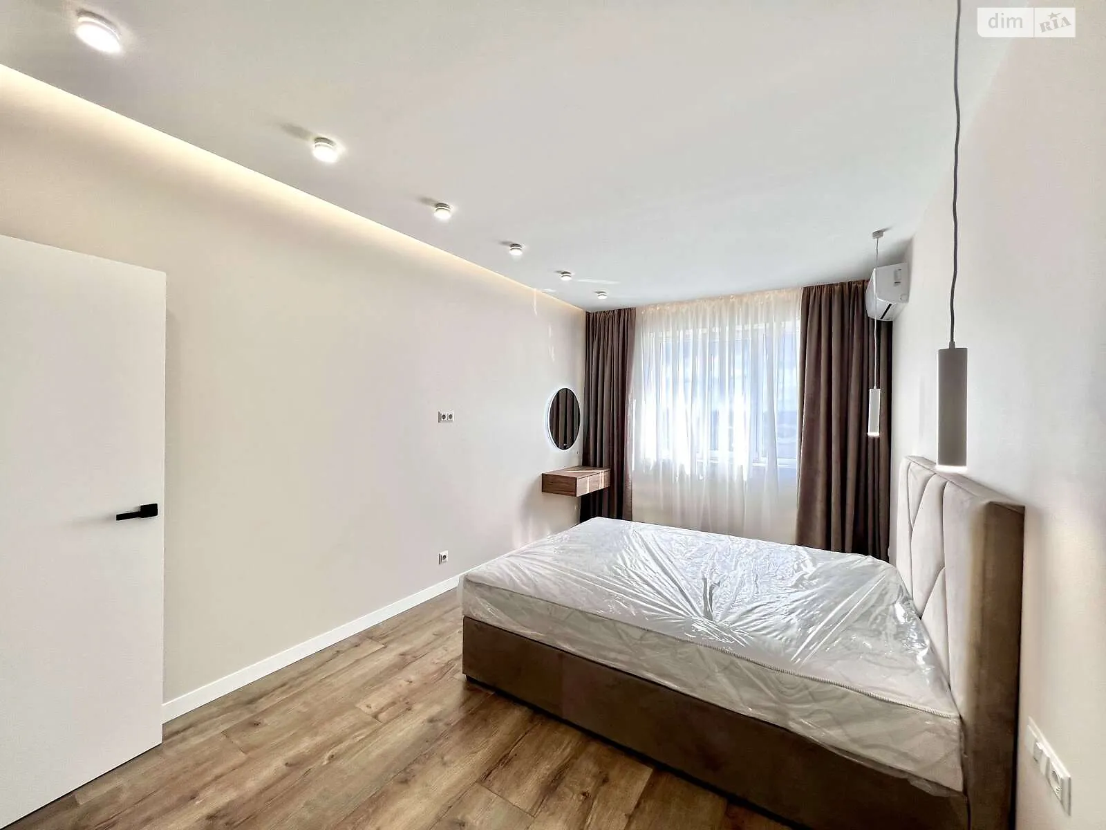 Продается 1-комнатная квартира 44 кв. м в Ивано-Франковске, ул. Высочана Семена, 18 корпус 15 - фото 1