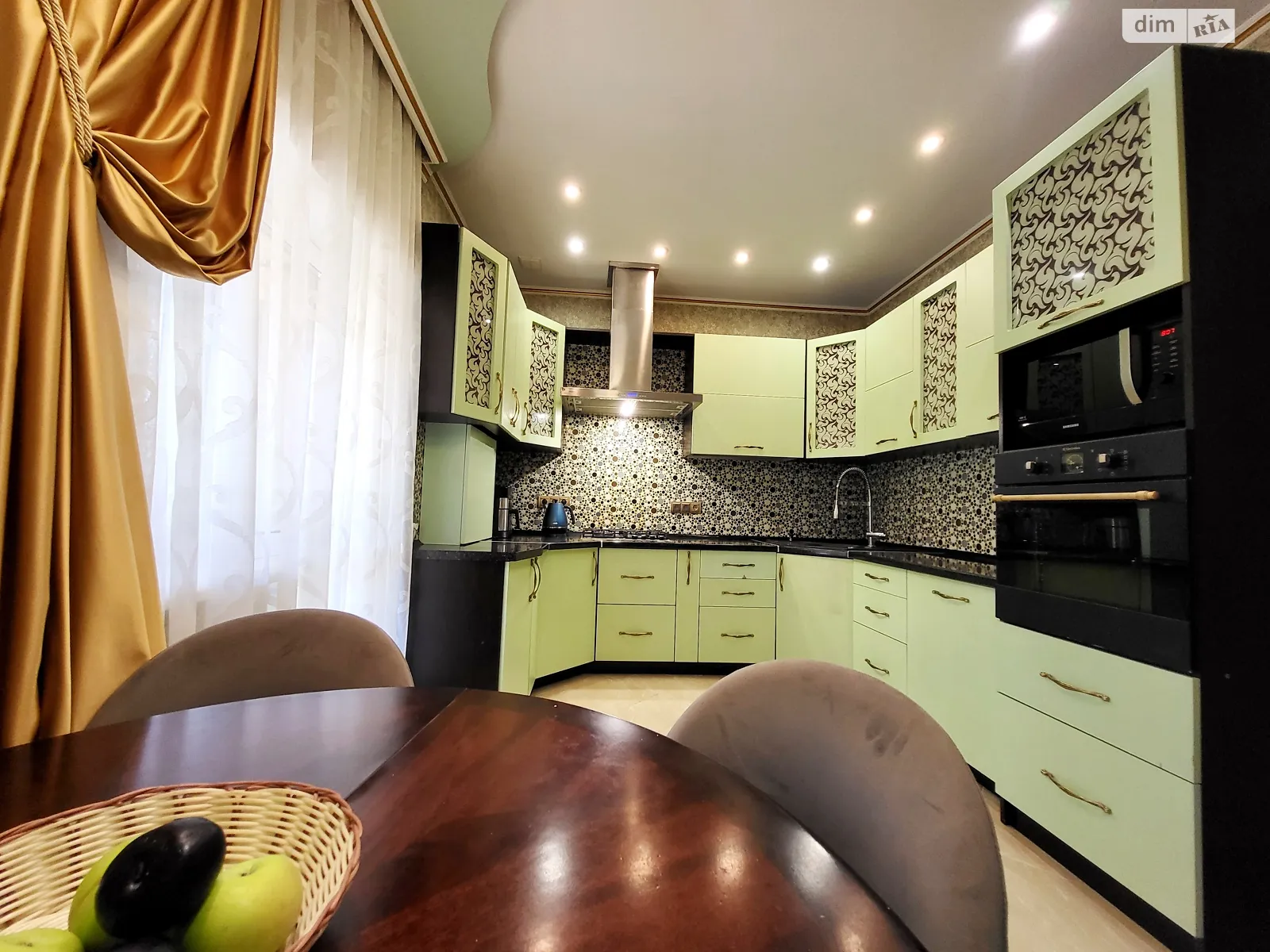 Продается дом на 2 этажа 135 кв. м с балконом, цена: 210000 $ - фото 1