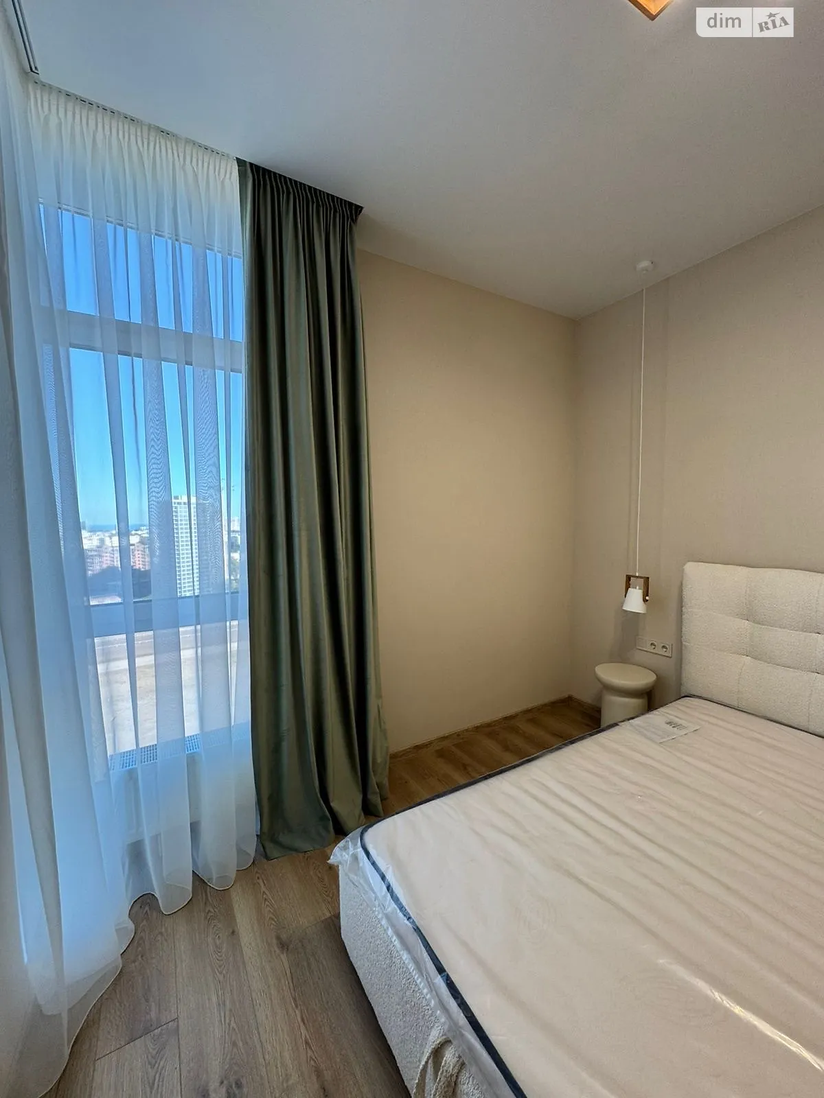 Продается 1-комнатная квартира 42 кв. м в Одессе, ул. Краснова, 1А - фото 1