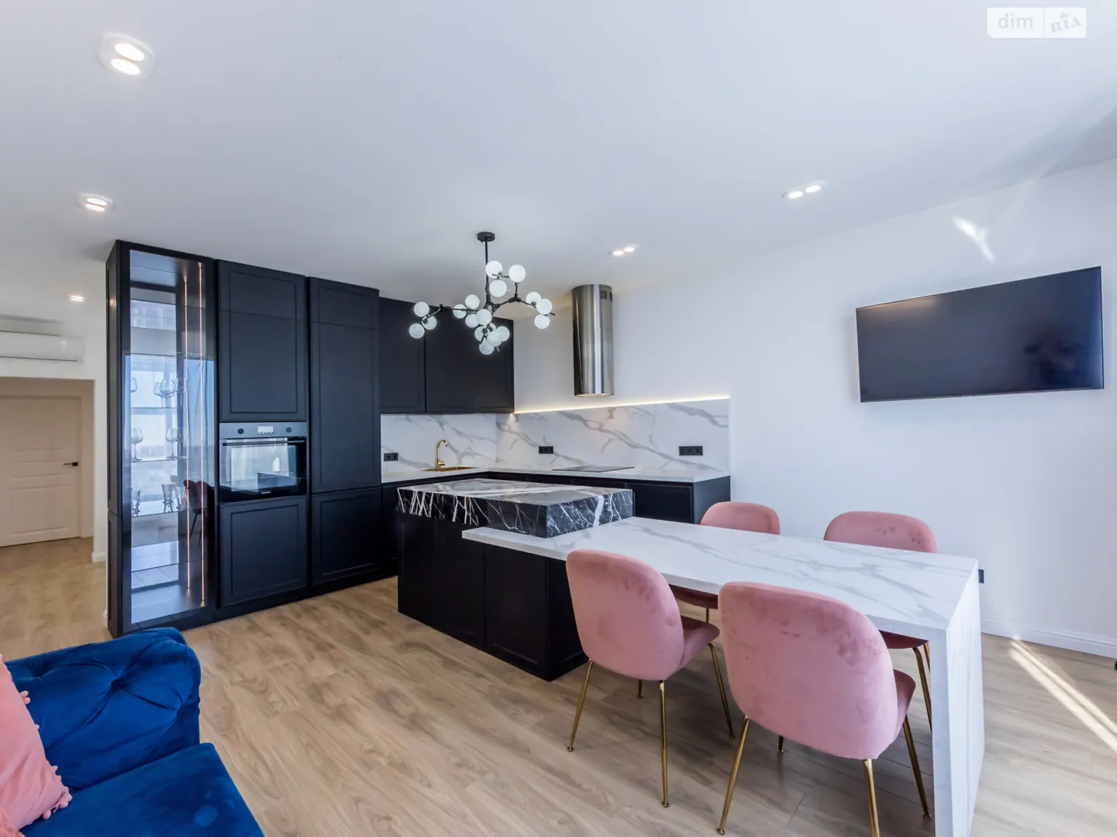 Продається 1-кімнатна квартира 70 кв. м у Києві, вул. Михайла Бойчука, 41А - фото 1