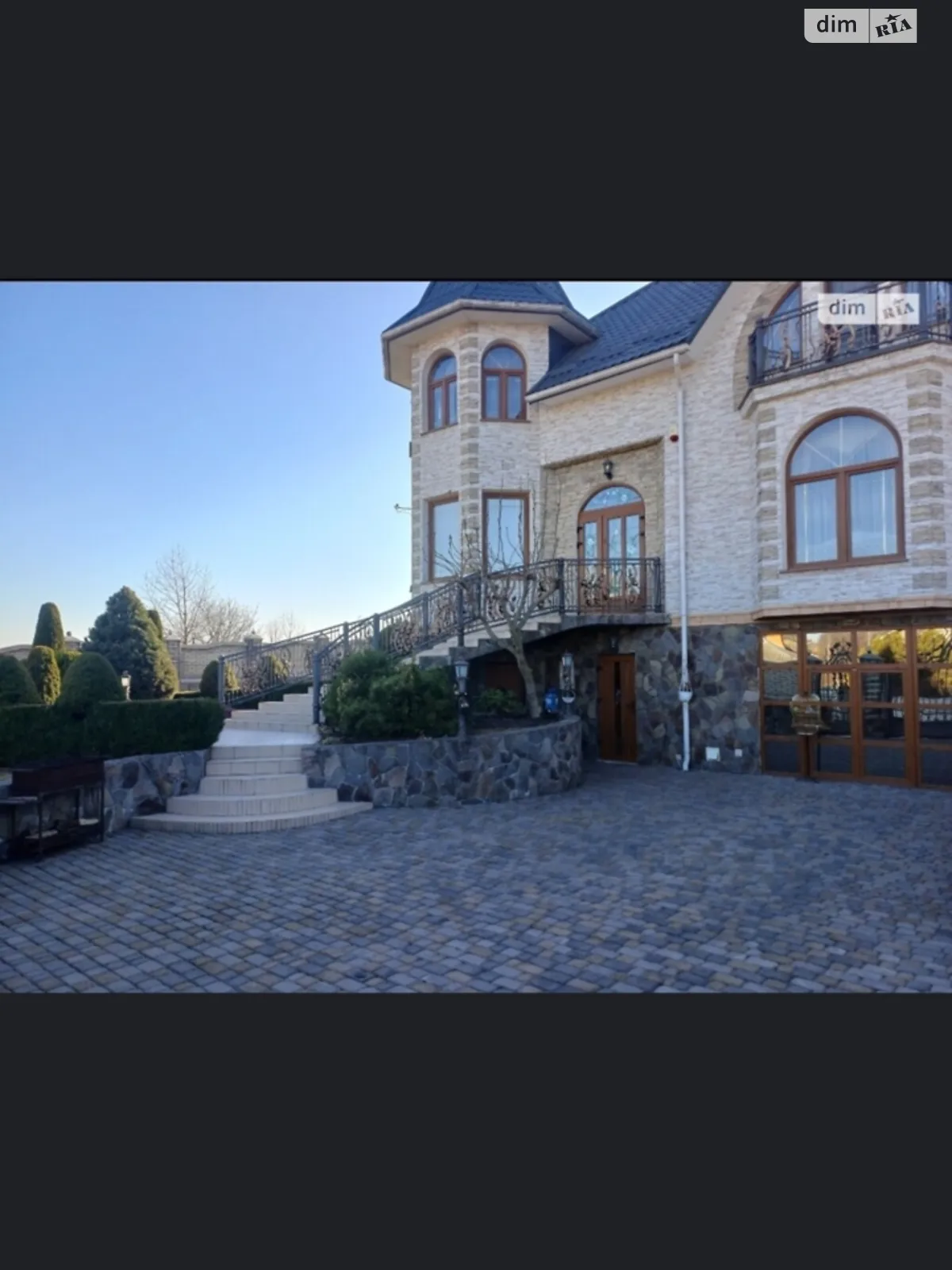 Продается дом на 2 этажа 350 кв. м с садом, цена: 249999 $ - фото 1
