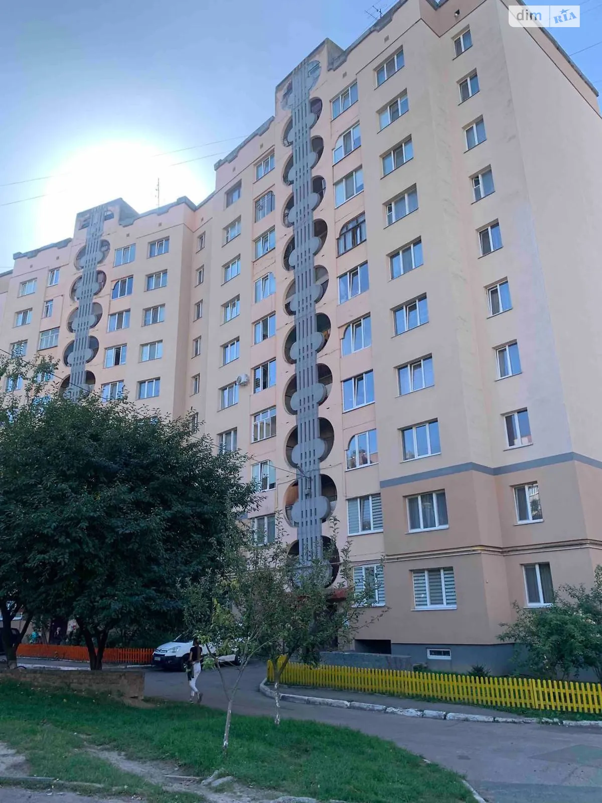 Продается 1-комнатная квартира 35 кв. м в Ровно, ул. Мельника Андрея, 10 - фото 1