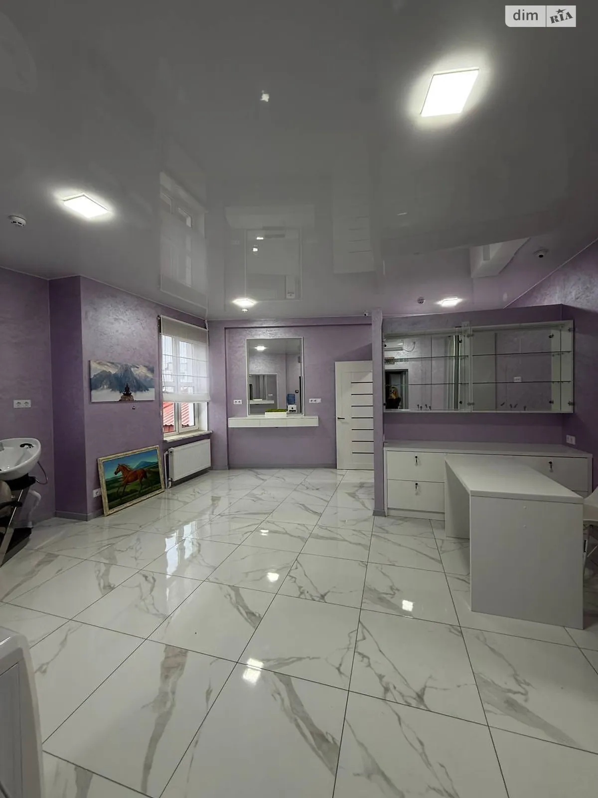 Продается офис 33 кв. м в бизнес-центре, цена: 38000 $ - фото 1