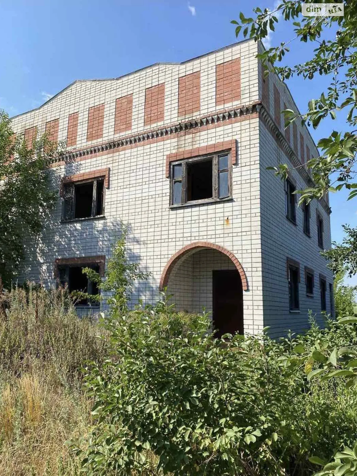 Продается дом на 3 этажа 365.6 кв. м с мебелью, цена: 15000 $ - фото 1
