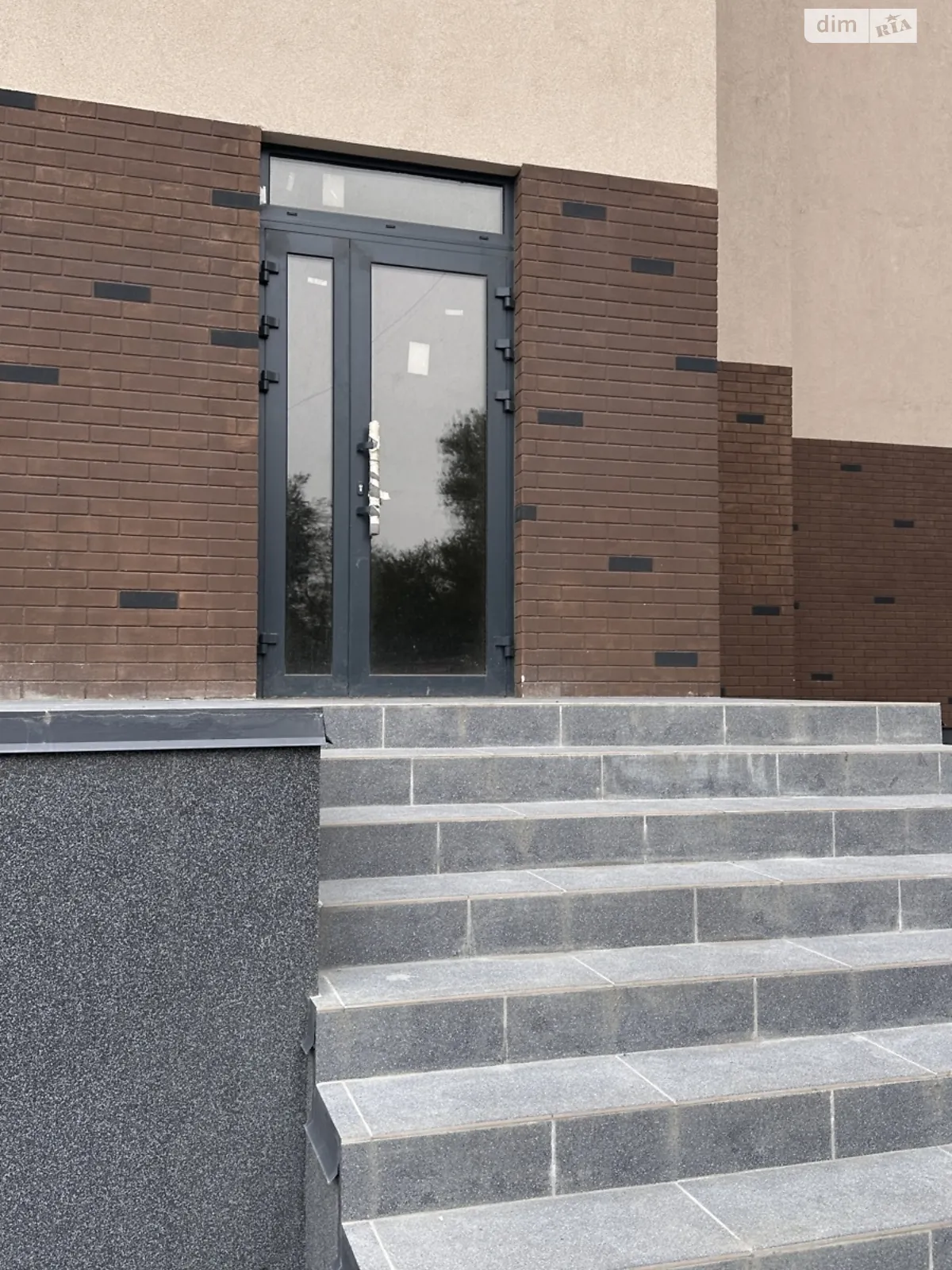 Сдается в аренду помещения свободного назначения 43 кв. м в 4-этажном здании, цена: 750 $ - фото 1