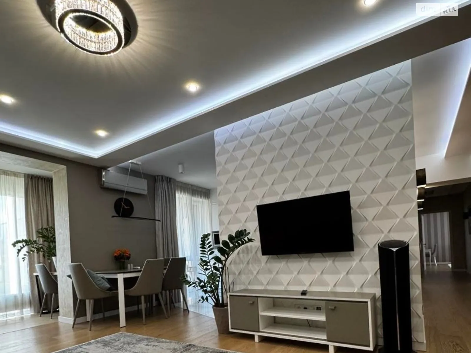 Продается 4-комнатная квартира 137.9 кв. м в Днепре, бул. Славы, 2А - фото 1