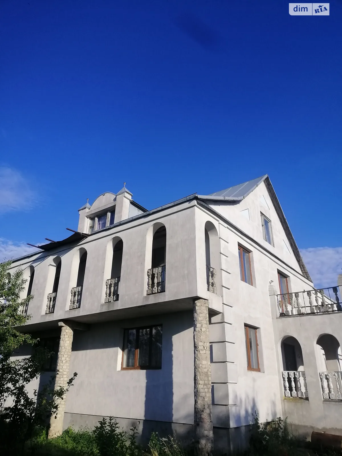 Продается дом на 2 этажа 218.9 кв. м с гаражом, цена: 85000 $ - фото 1