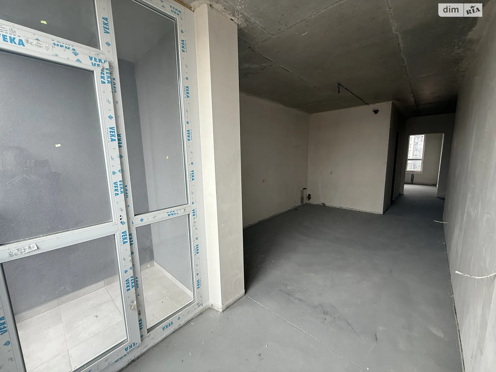 Продается 1-комнатная квартира 40 кв. м в Буче, бул. Леонида Бирюкова, 2А - фото 1