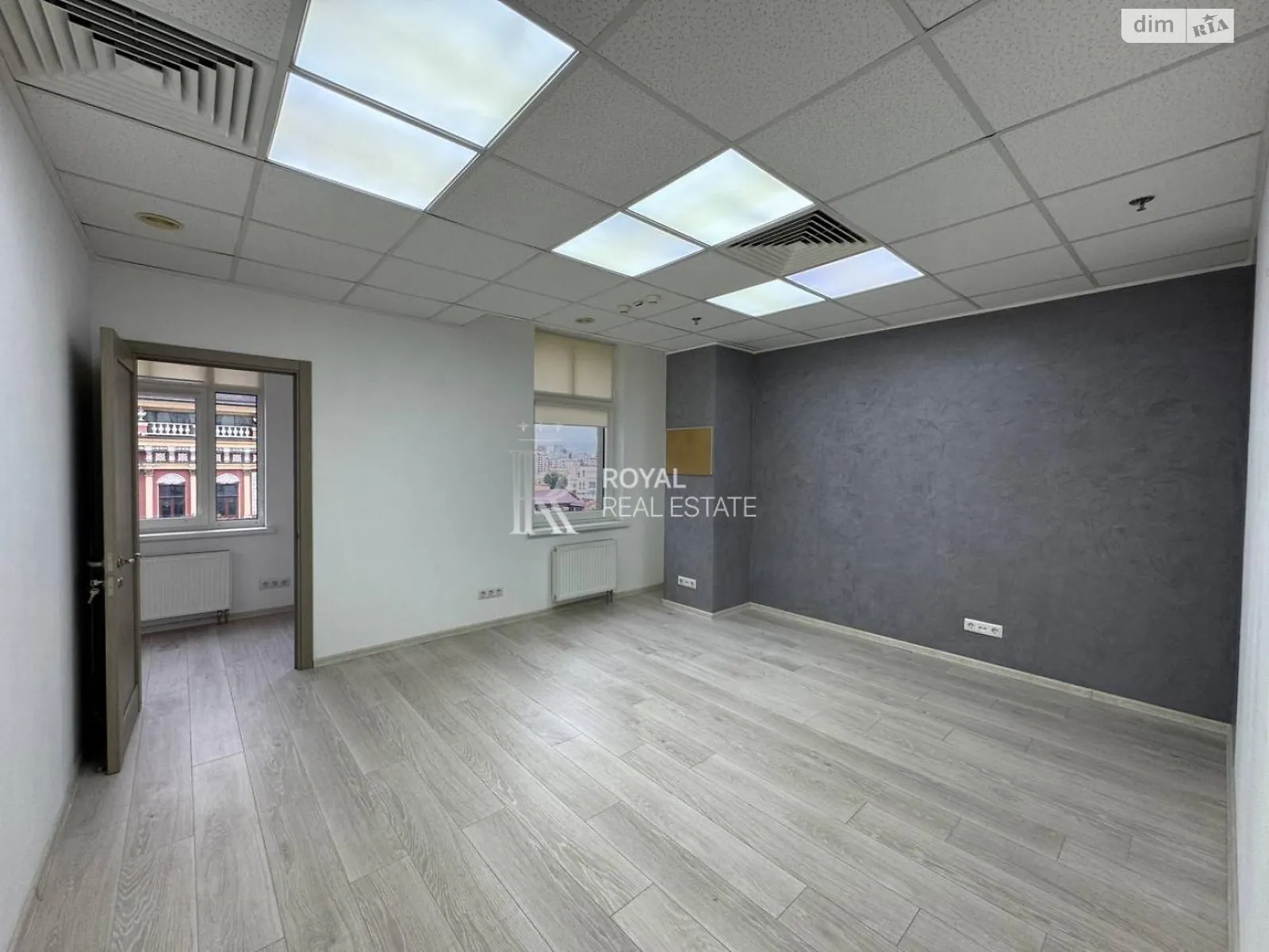 Сдается в аренду офис 740 кв. м в бизнес-центре, цена: 18650 $ - фото 1
