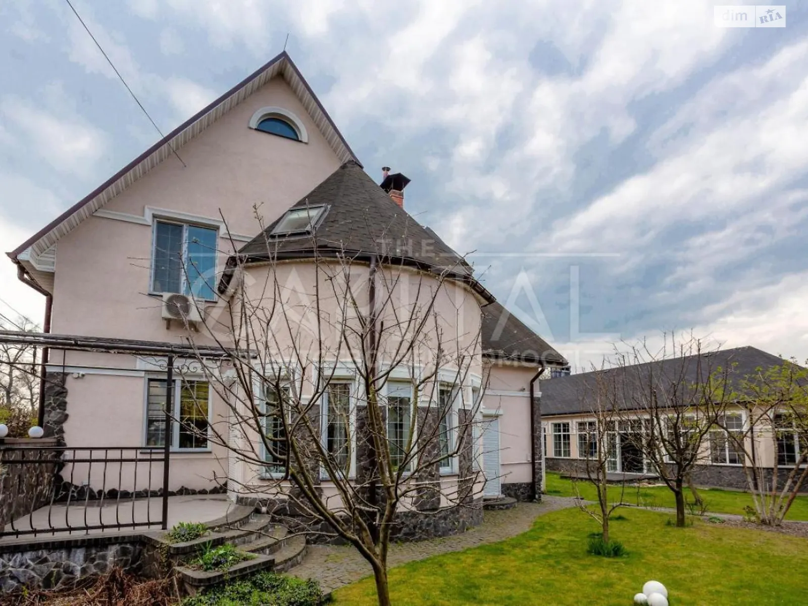 Продается дом на 2 этажа 730 кв. м с гаражом, цена: 799000 $ - фото 1
