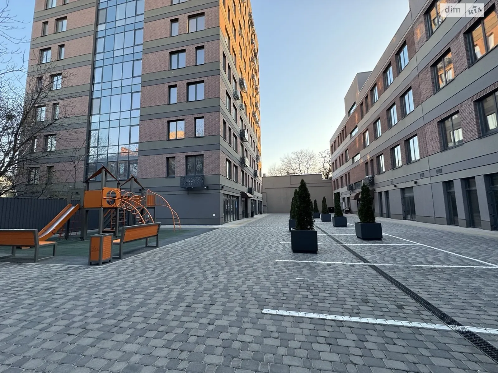 Продается 2-комнатная квартира 65 кв. м в Днепре, ул. Троицкая, 5 - фото 1