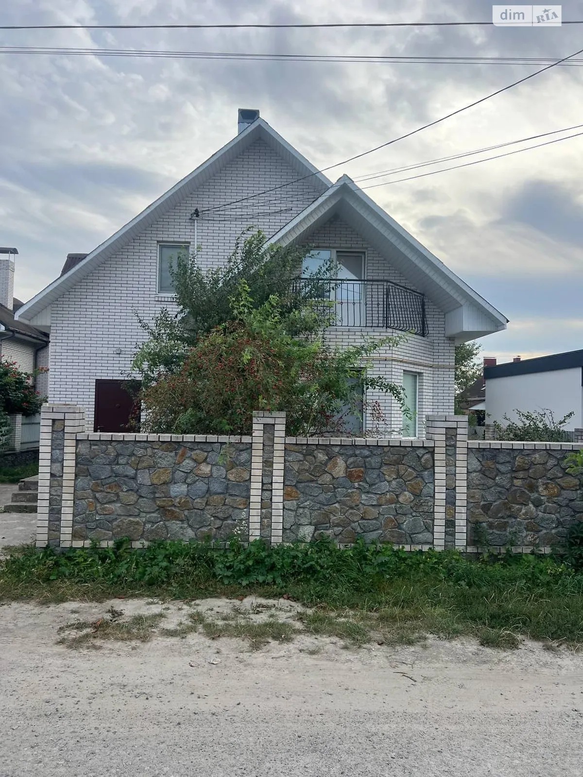 Продается дом на 2 этажа 131 кв. м с бассейном, цена: 105000 $ - фото 1