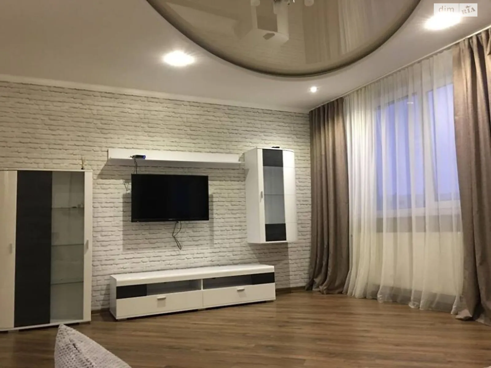 Продается 2-комнатная квартира 81 кв. м в Львове, ул. Тернопольская, 21Б - фото 1