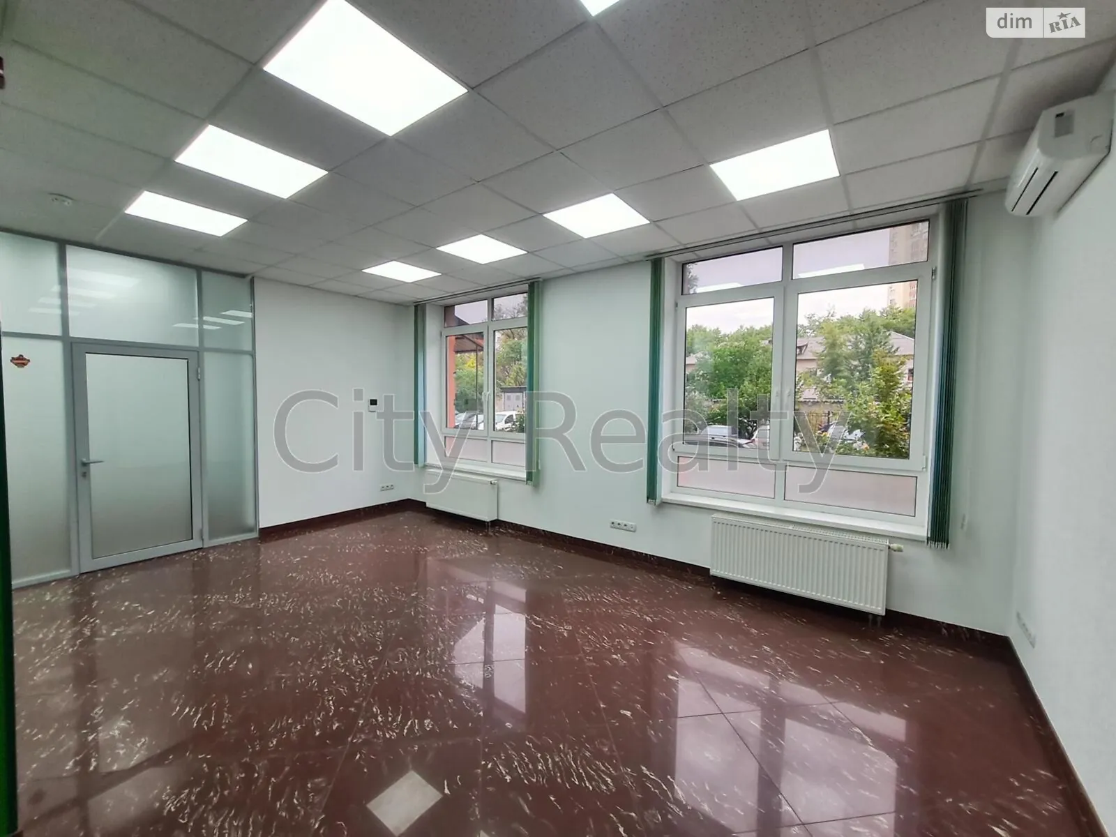 Сдается в аренду офис 78 кв. м в бизнес-центре, цена: 27000 грн - фото 1