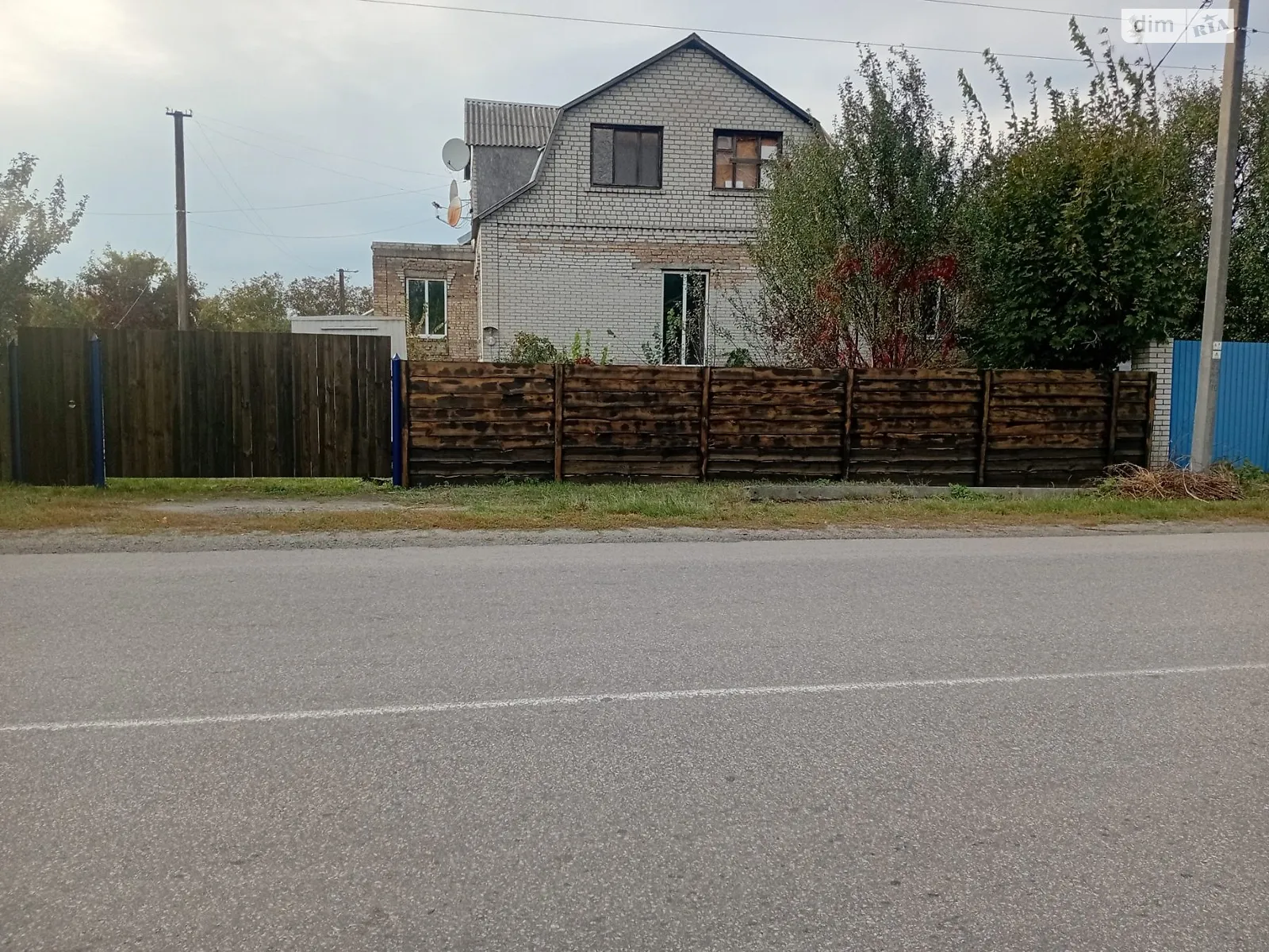 Продается дом на 3 этажа 277.8 кв. м с балконом, цена: 35000 $ - фото 1